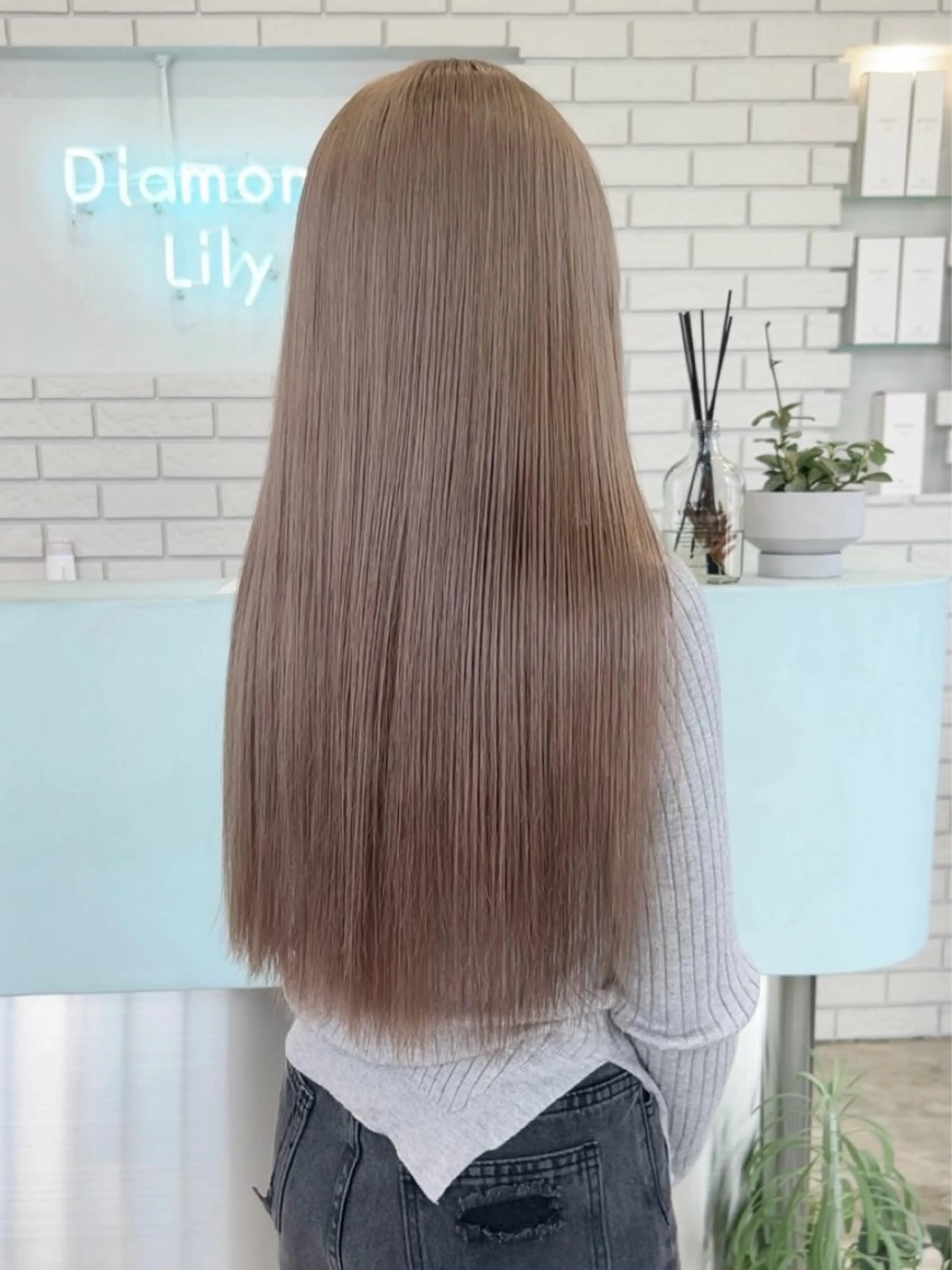 ロング みなみ/ブリーチ/ ダイアモンドリリーのヘアスタイル