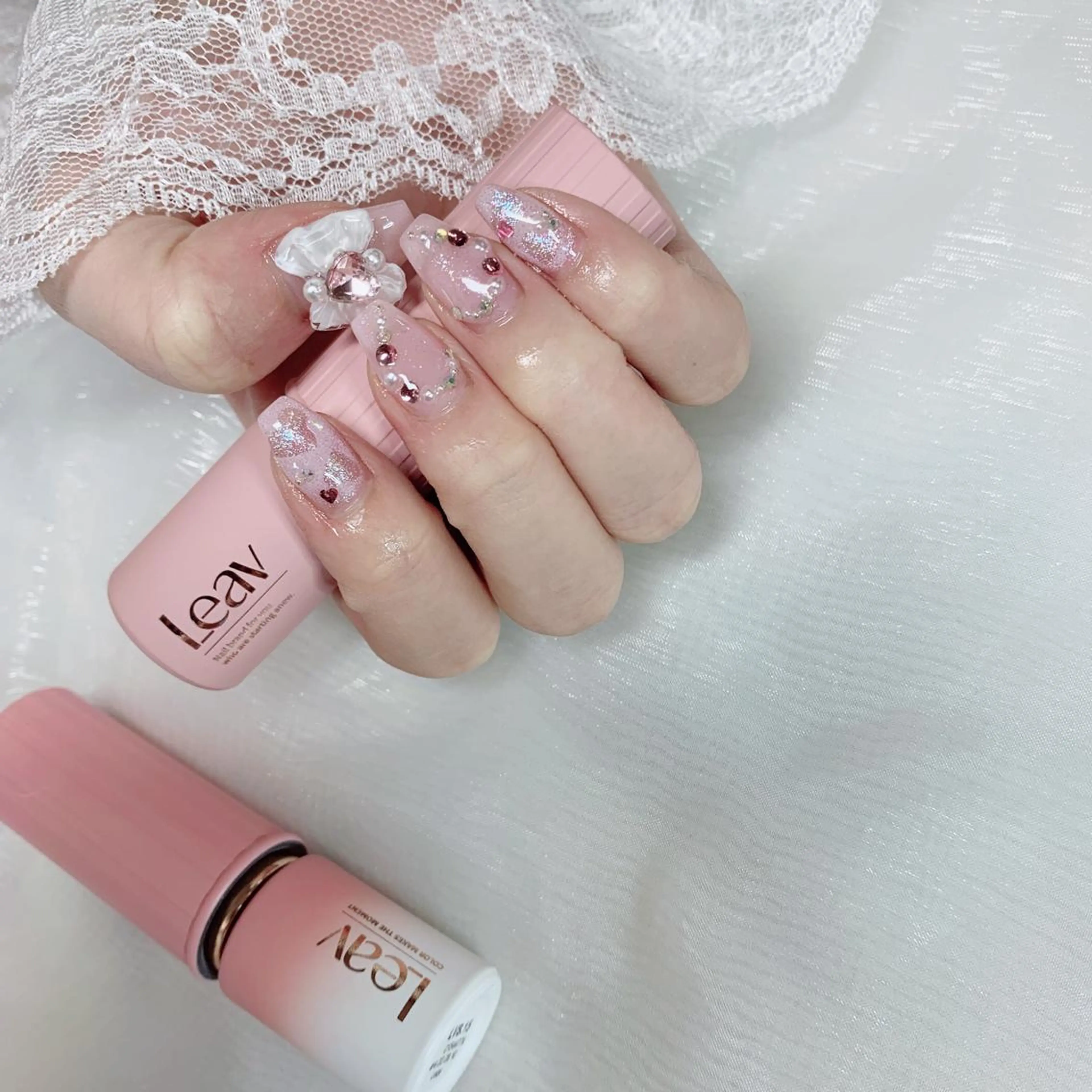 ネイル リボン ハンドネイル La neige* yuki 🥯🍑のネイルデザイン