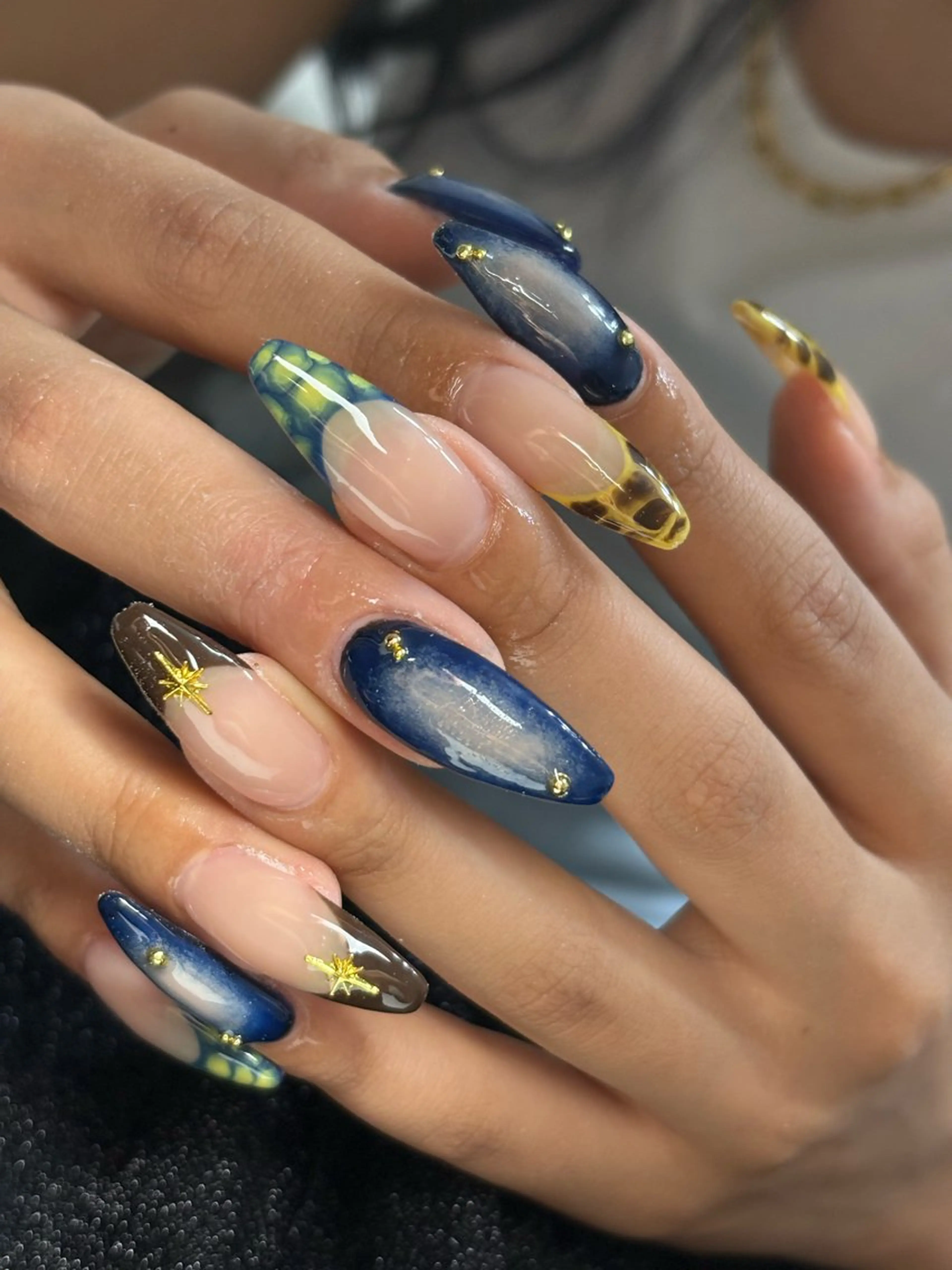 ネイル ハンドネイル フットネイル ✴︎ Delightのネイルデザイン