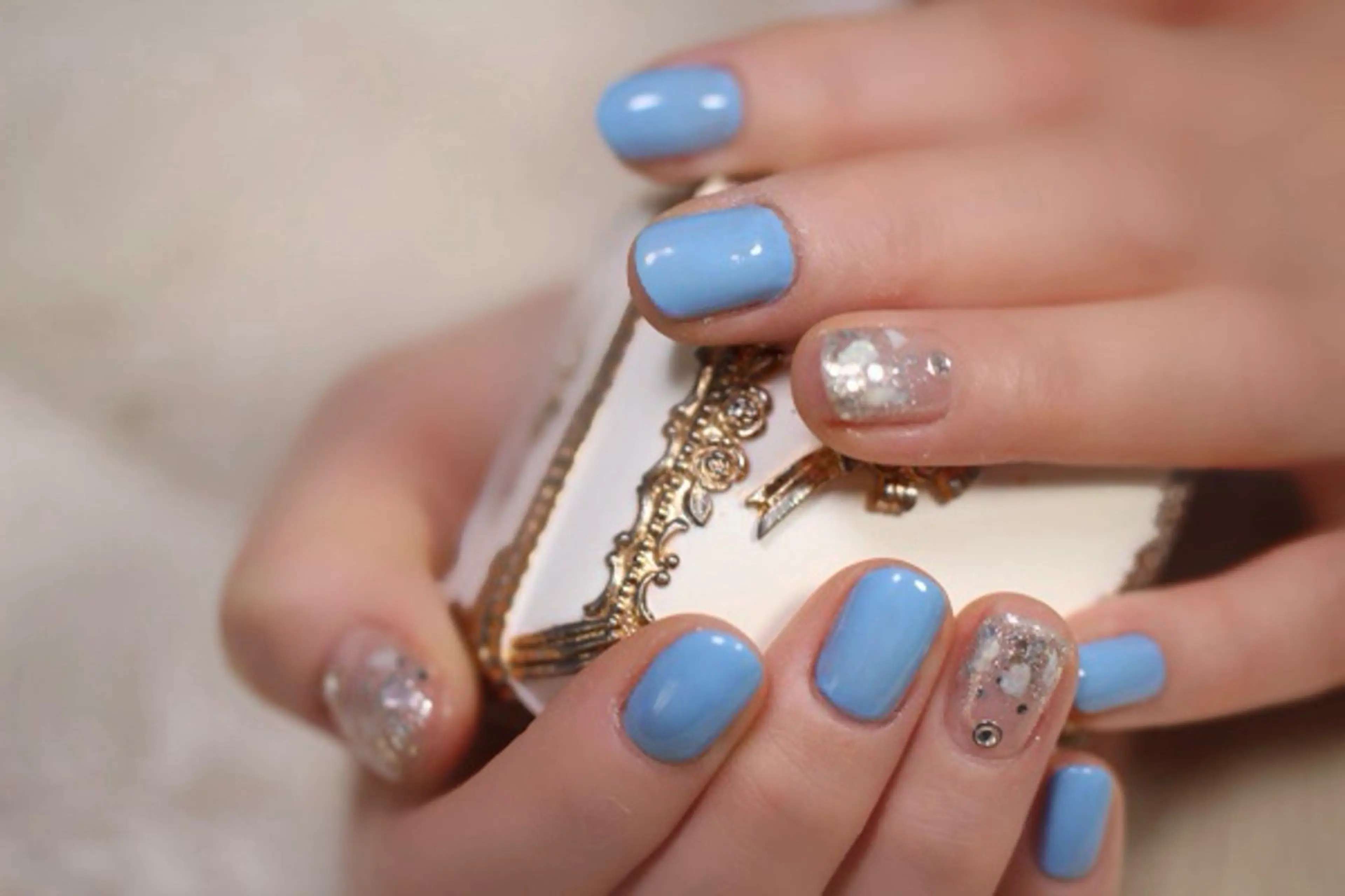 ネイル アートネイル ジェルネイル グラデーション ラメ(グリッター) ワンカラーネイル ママリンド　志村坂上店所属・しみ えんのネイルデザイン