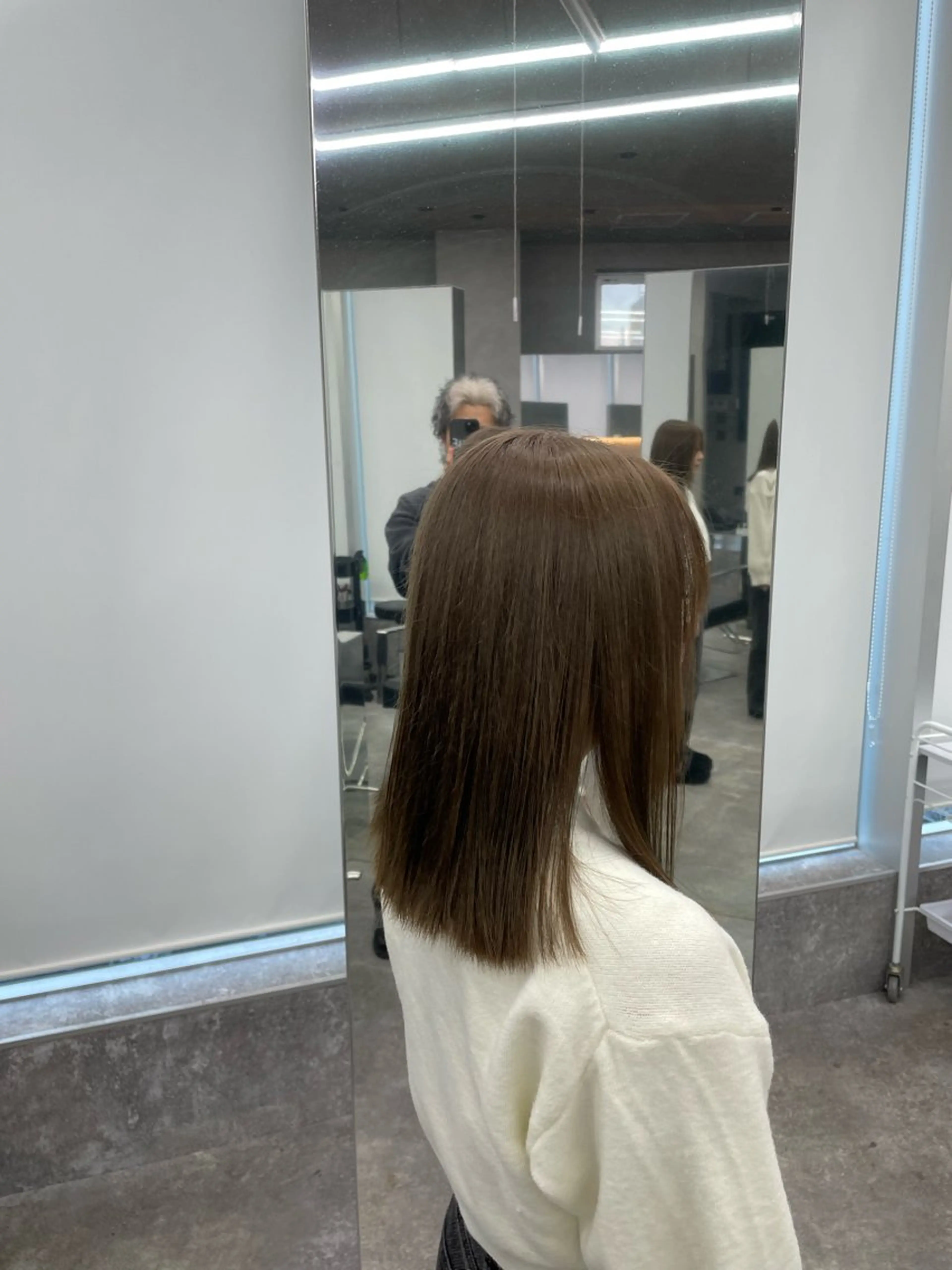 ミディアム カラー ベージュカラー グレージュ オリーブベージュ オリーブグレージュ オリーブグレー エフェクトブリーチ 神戸 三宮 麟太郎のヘアスタイル