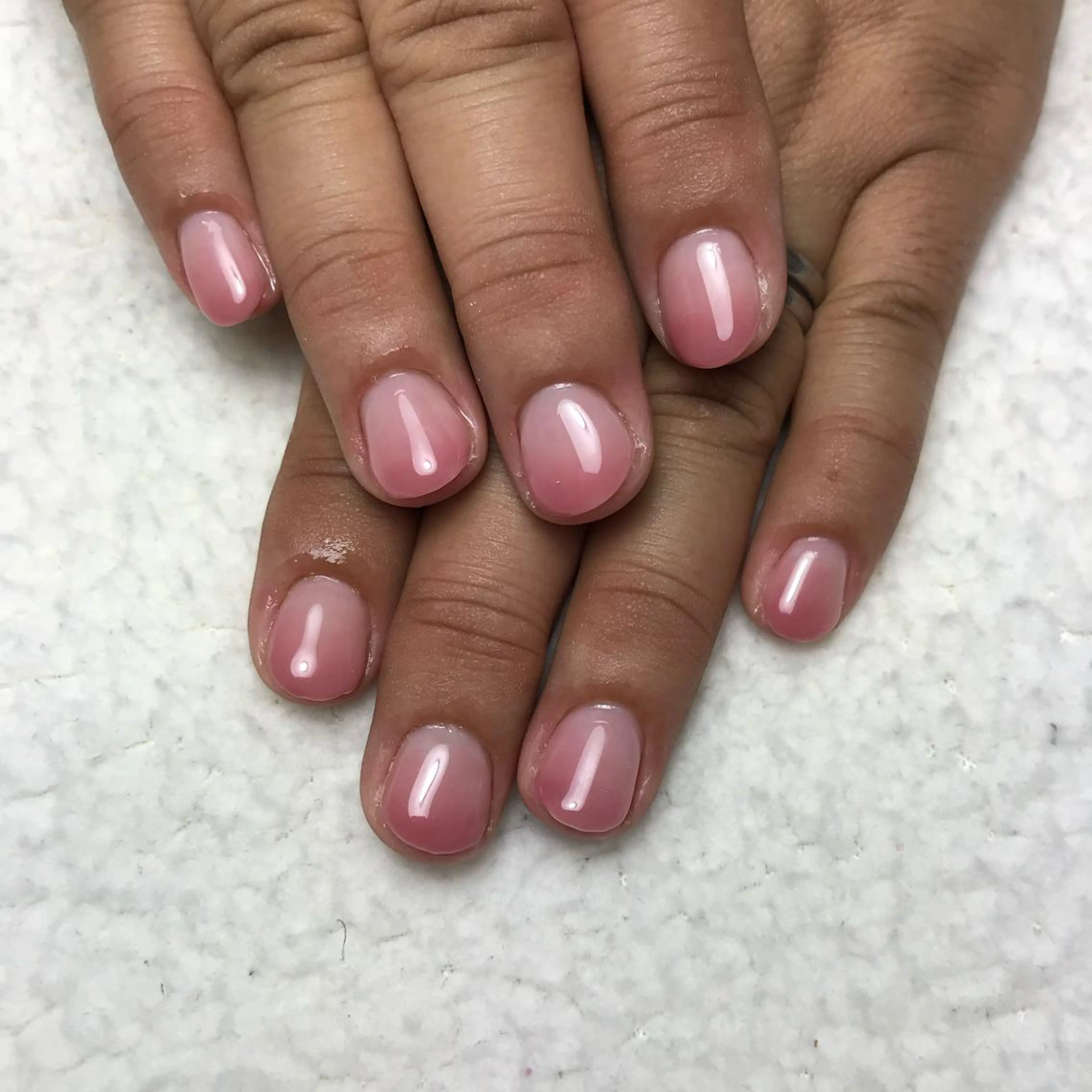 ネイル グラデーション オフィスネイル ピンク ハンドネイル COCO+所属・COCO +のエステ・リラクイメージ