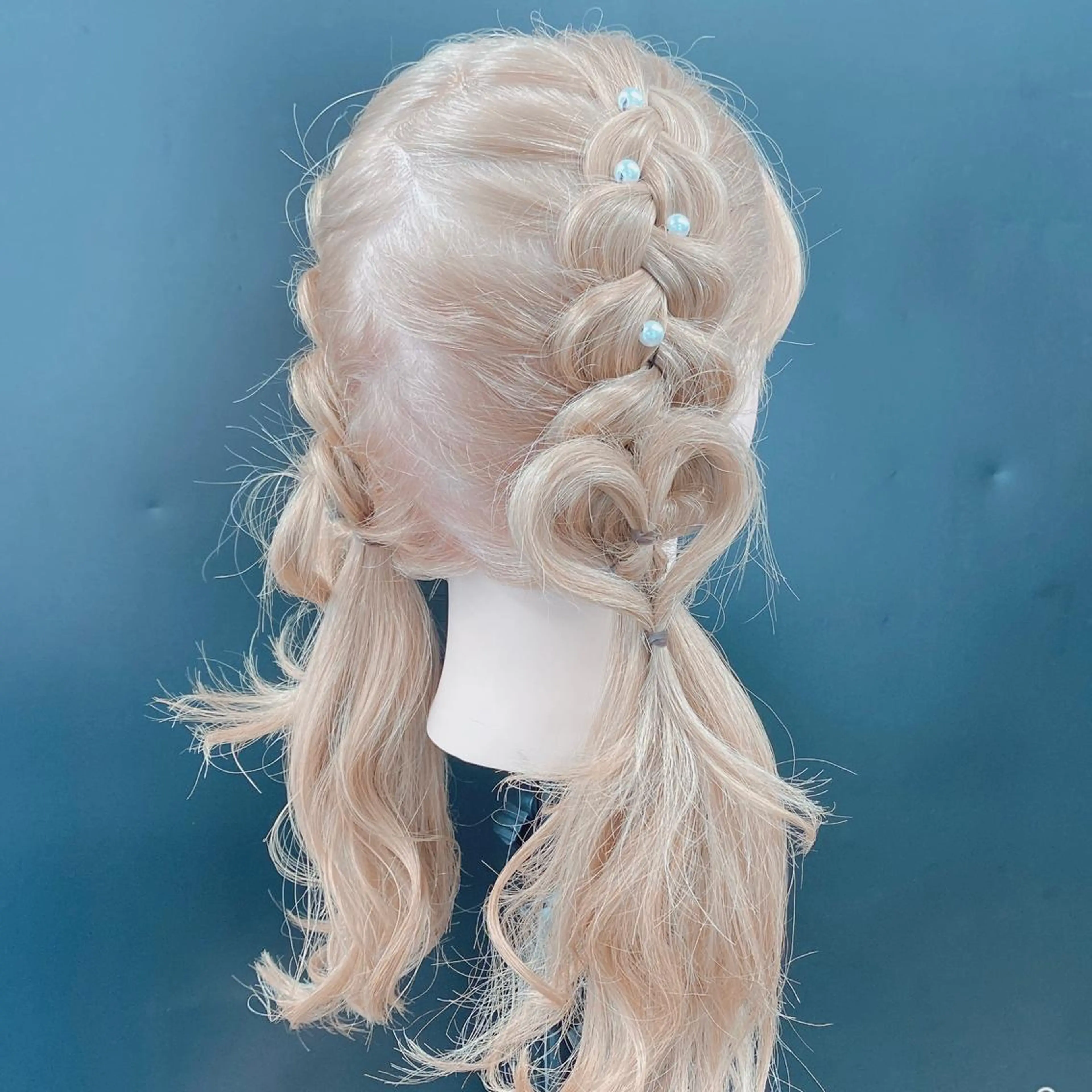 セミロング ヘアアレンジ 🌟🍒ハイトーン 韓国ヘア/ユウミのヘアスタイル