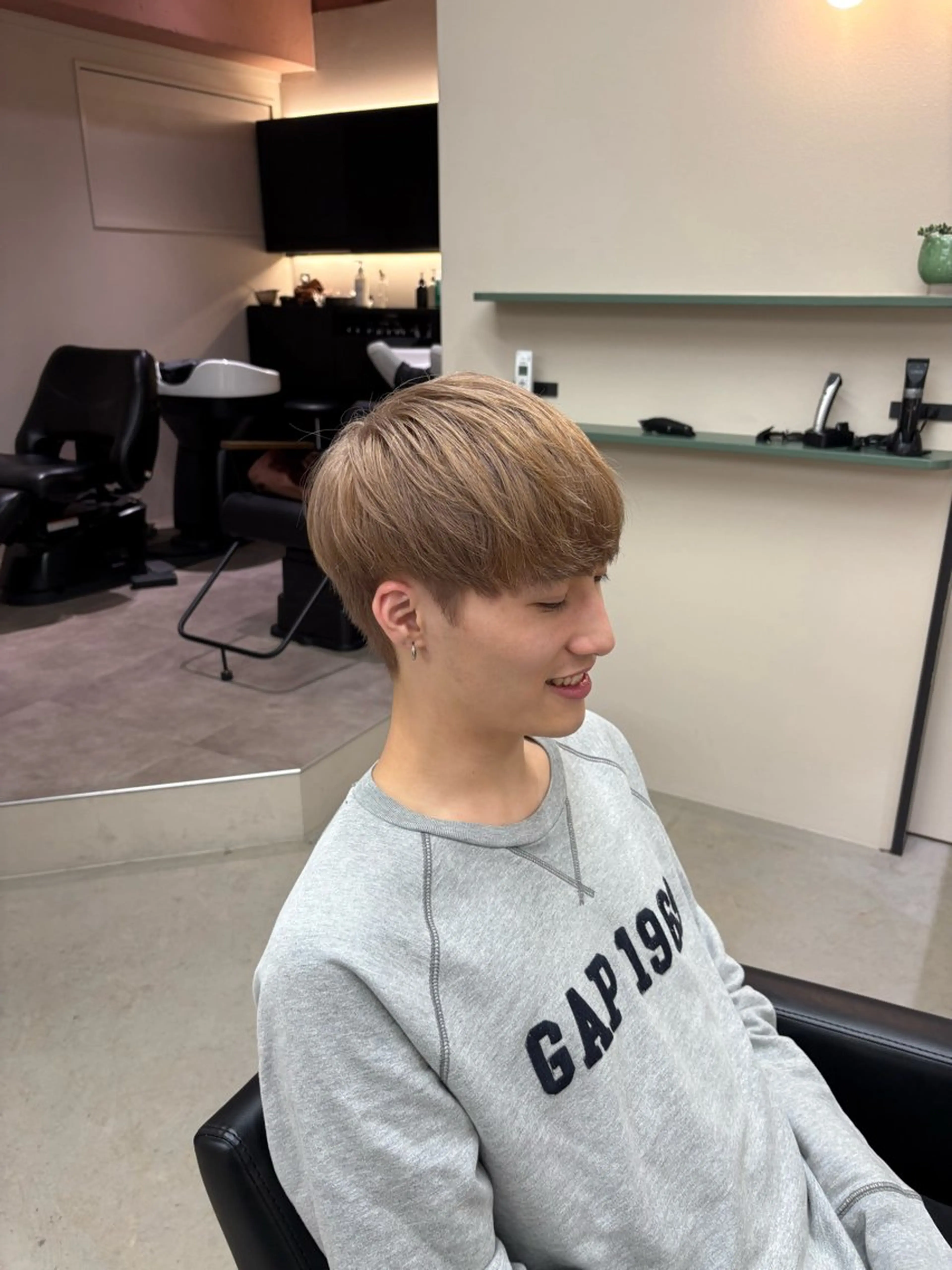 カラー メンズ メンズパーマ デザインカラー ダブルカラー 髪質改善 縮毛矯正 ヘアカラー RONND   Weg所属・海瑠万／メンズパーマ ／ブリーチ／フェードのヘアスタイル