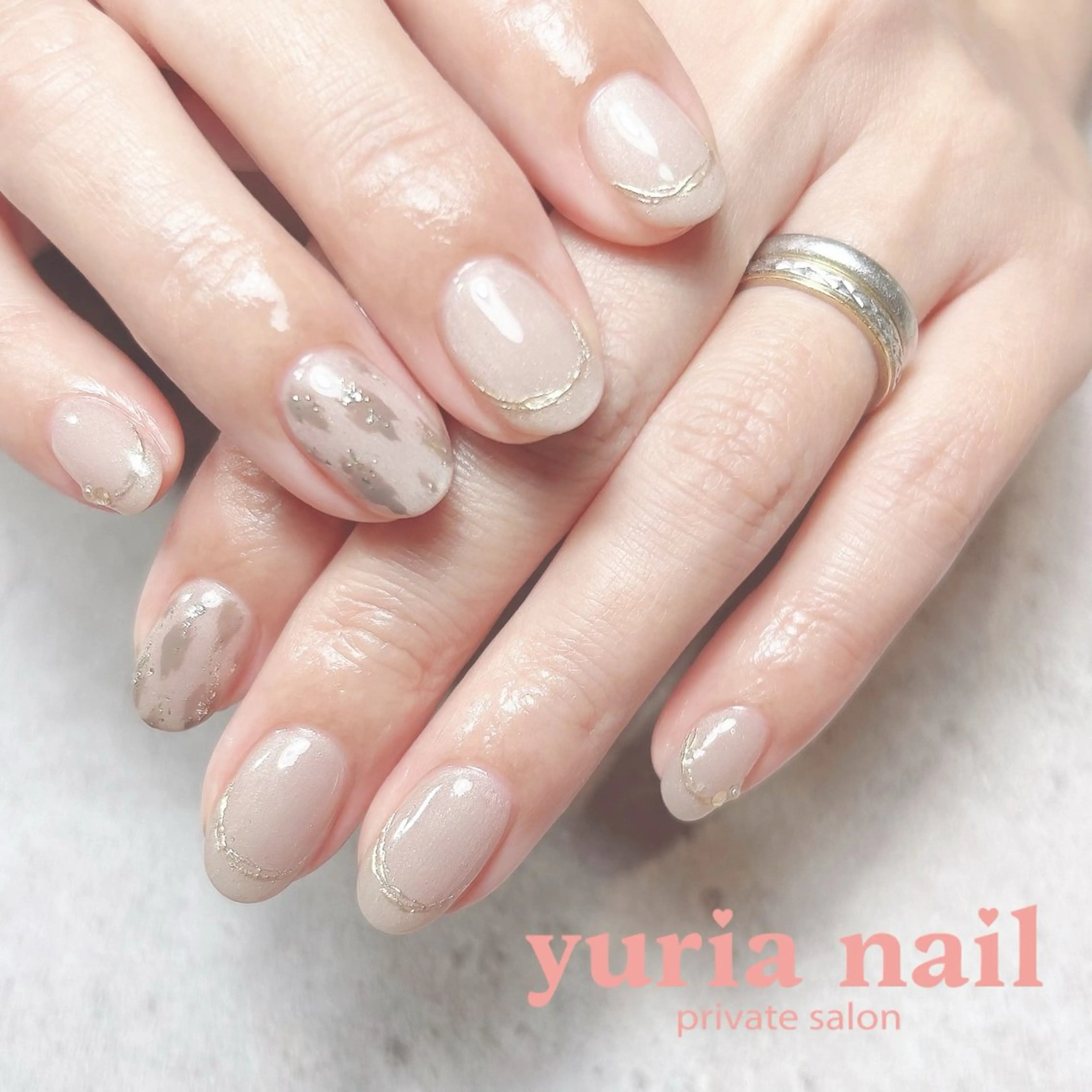 ネイル フレンチネイル ジェルネイル マグネットネイル ニュアンスネイル ホワイト ハンドネイル 小林 ゆりあのネイルデザイン