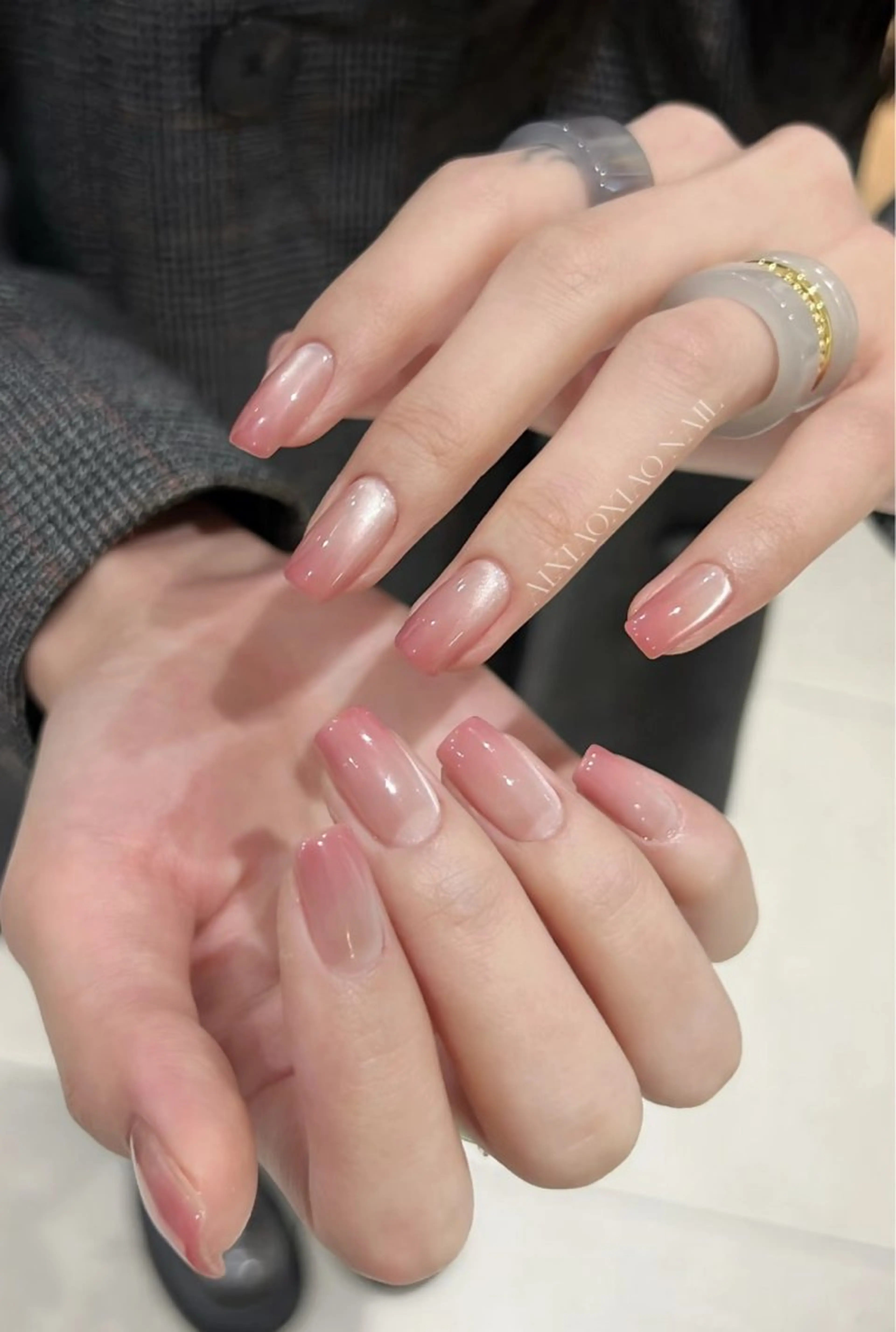 シン アモンのネイルデザイン