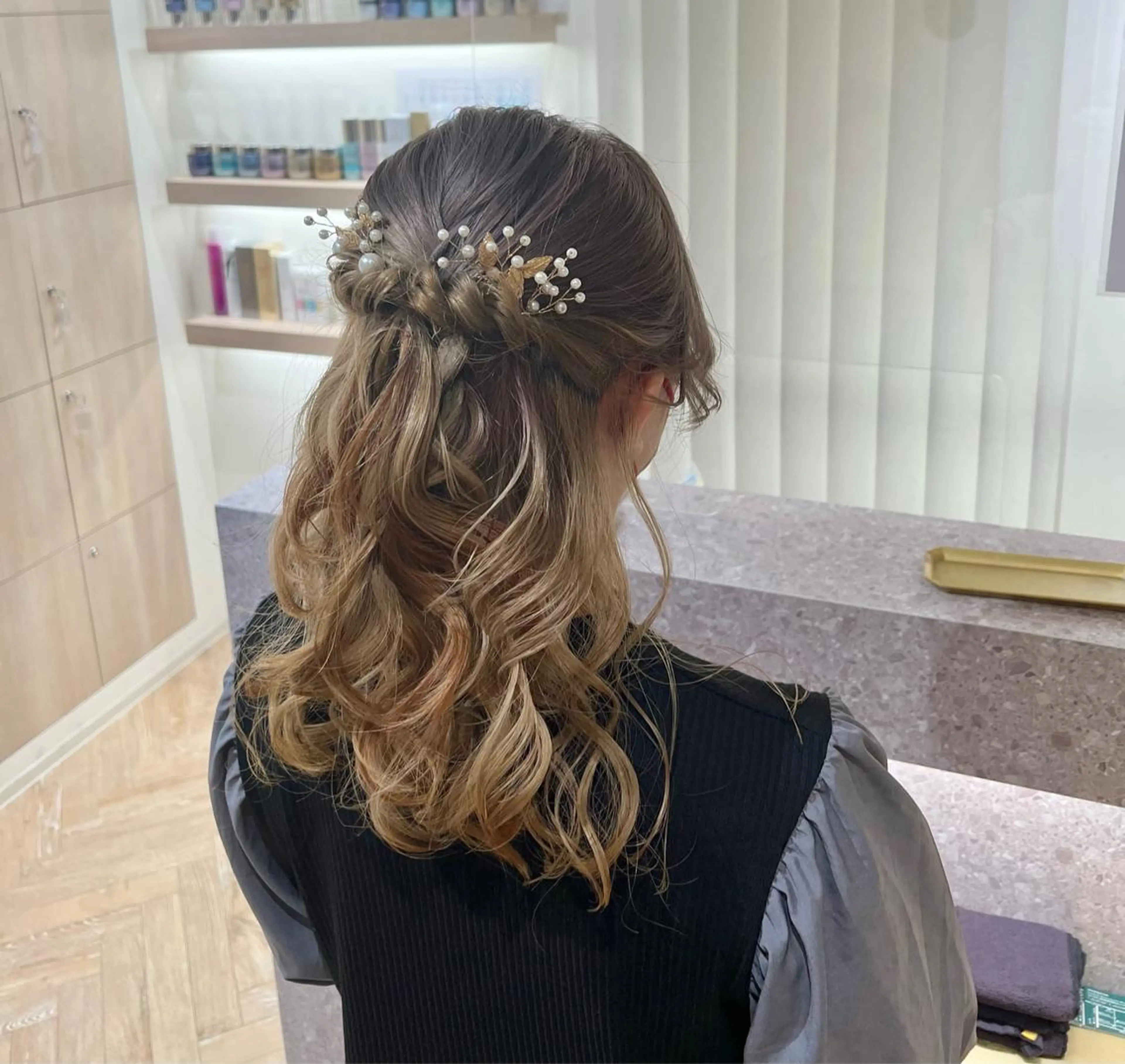 セミロング ヘアアレンジ ハーフアップ ヘアセット 🩷🤍 NAMI🤍🩷のヘアスタイル