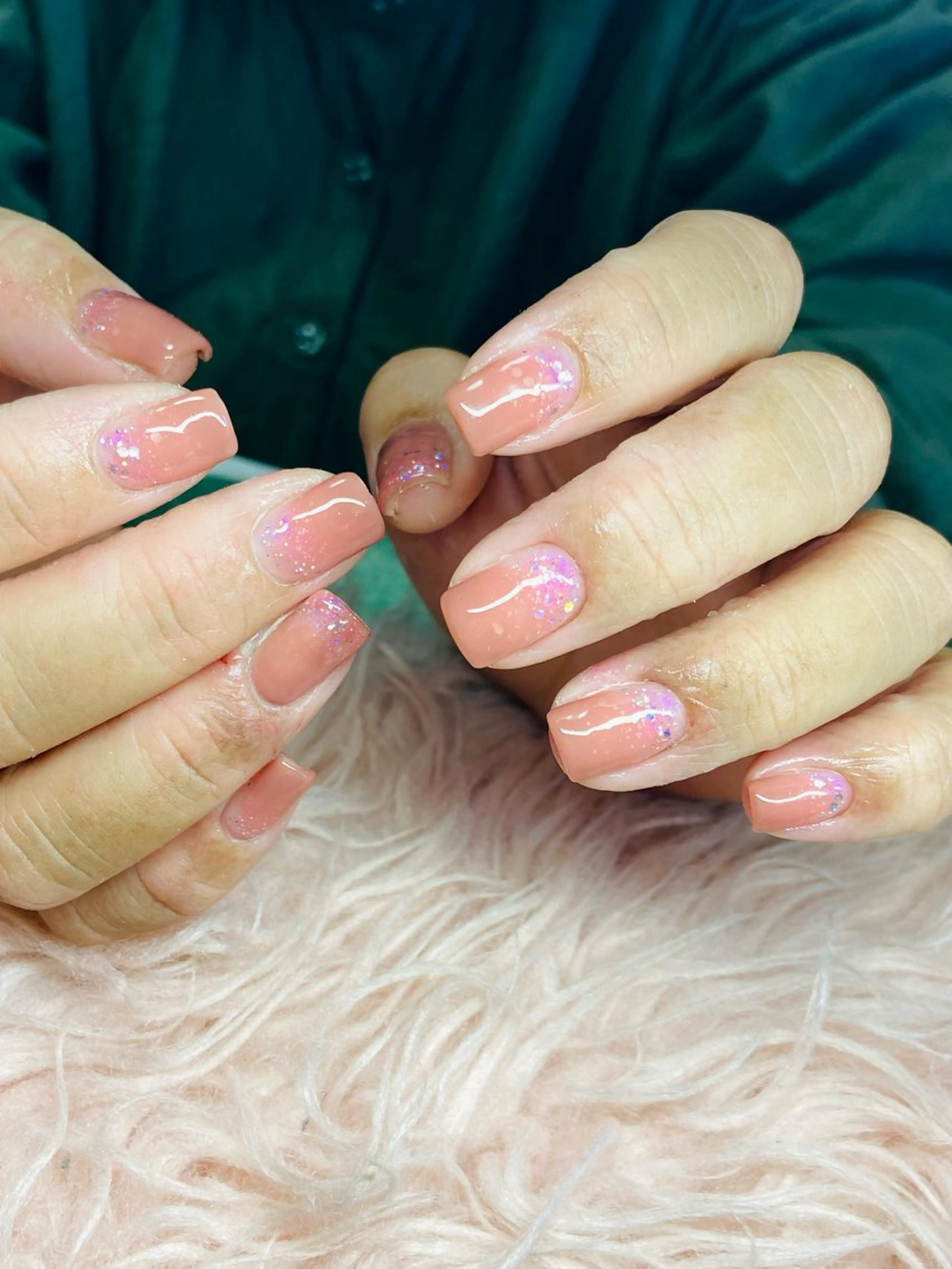 ネイル グラデーション キラキラネイル HandSnail自宅サロン所属・HandSnail 座間自宅ネイルサロンのネイルデザイン