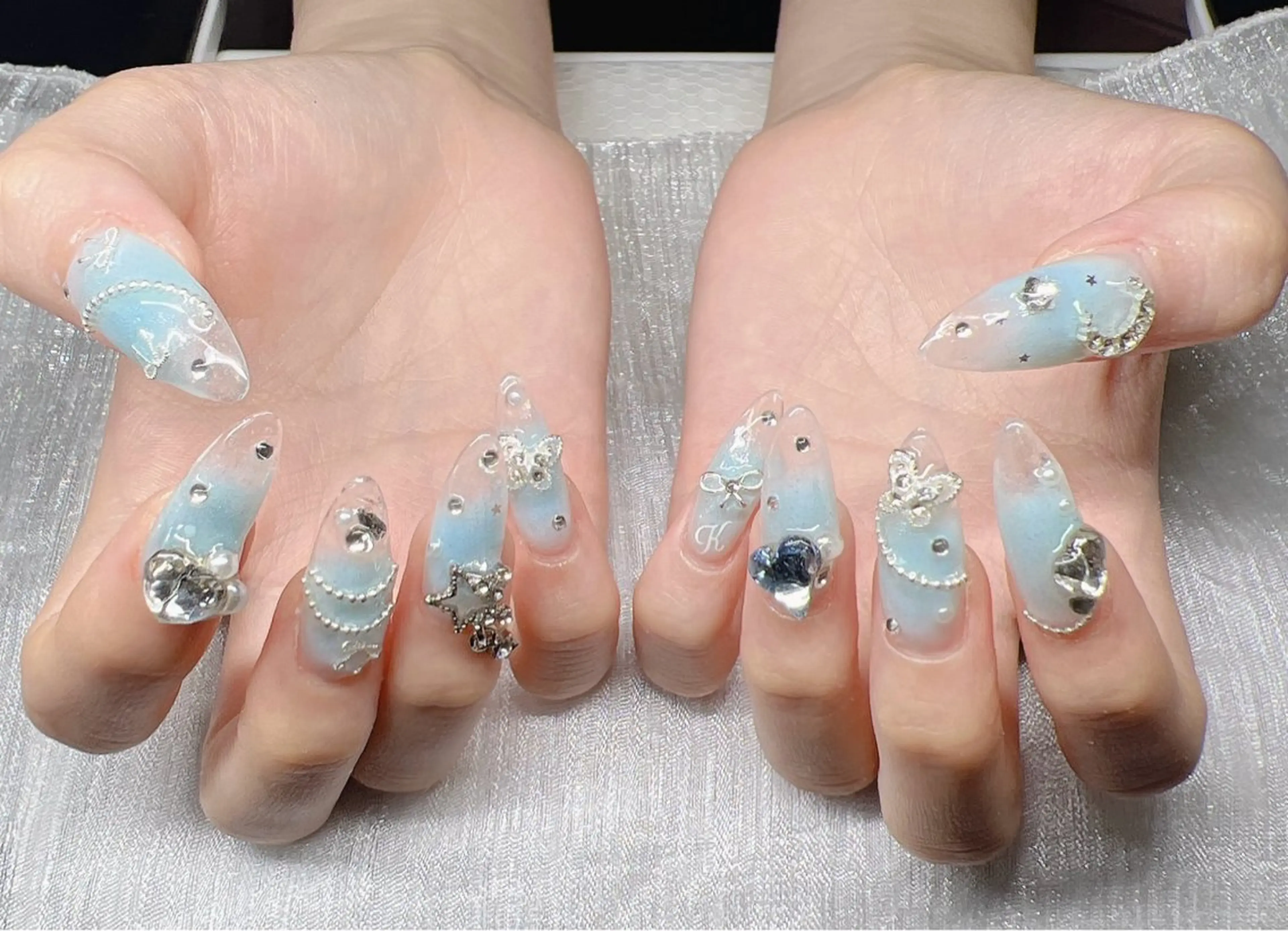 ネイル 長さ出し グラデーション 卒業式 キラキラネイル マグネットネイル ハンドネイル Lee Nailsのネイルデザイン