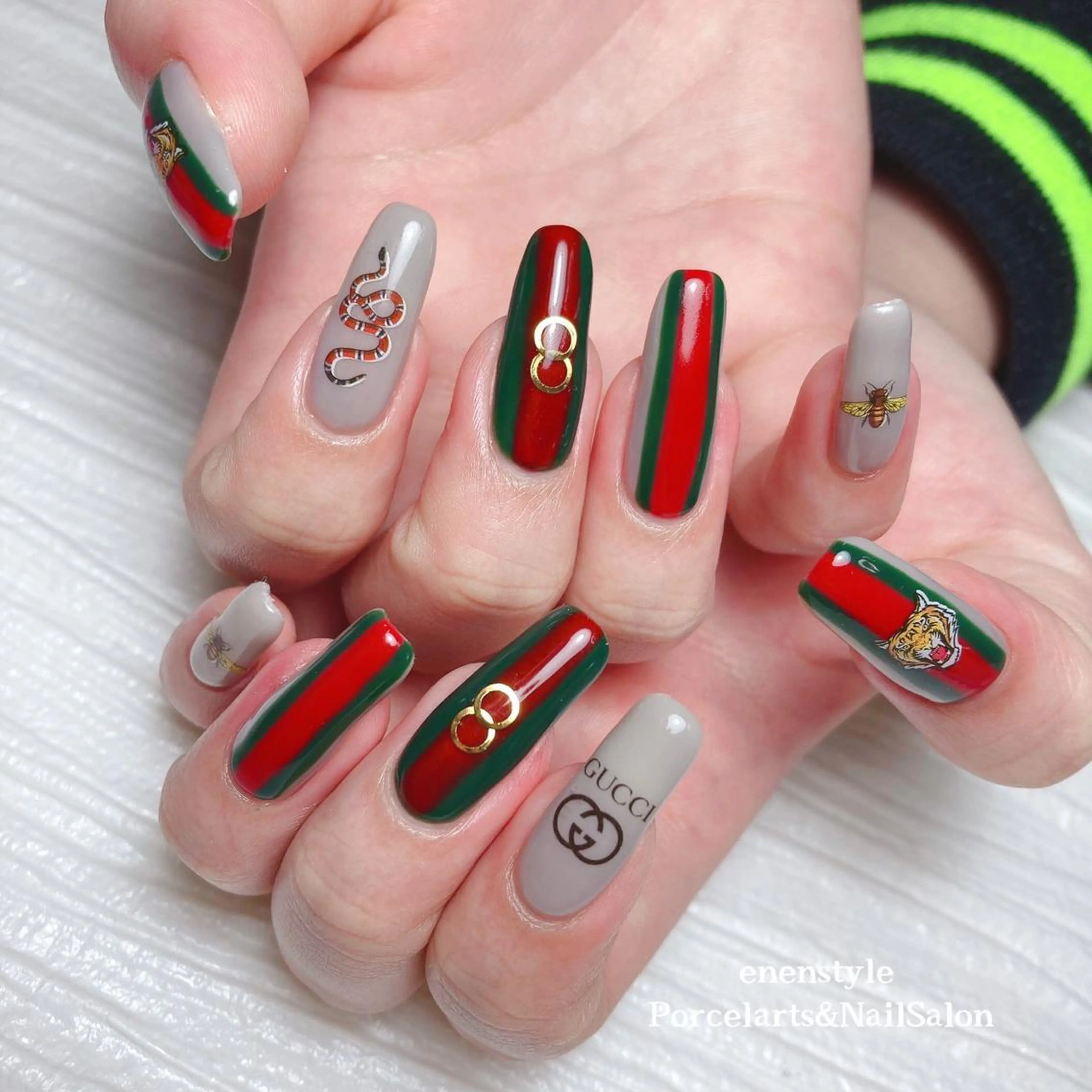 ミディアム ネイル 👑enen style👑のネイルデザイン