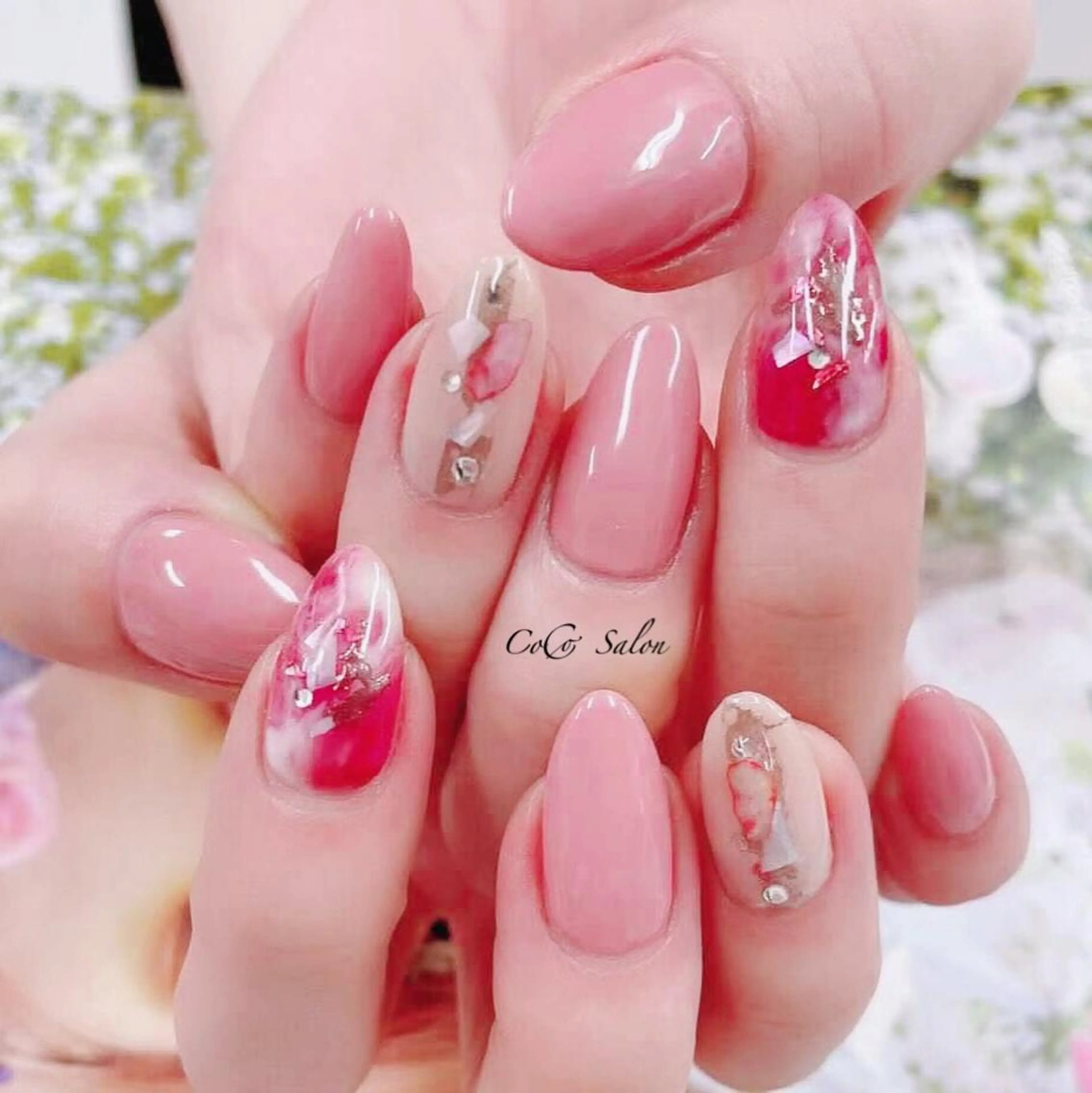 ネイル ニュアンスネイル ピンク 春ネイル CoCoSalon ネイル/まつ毛予約のネイルデザイン