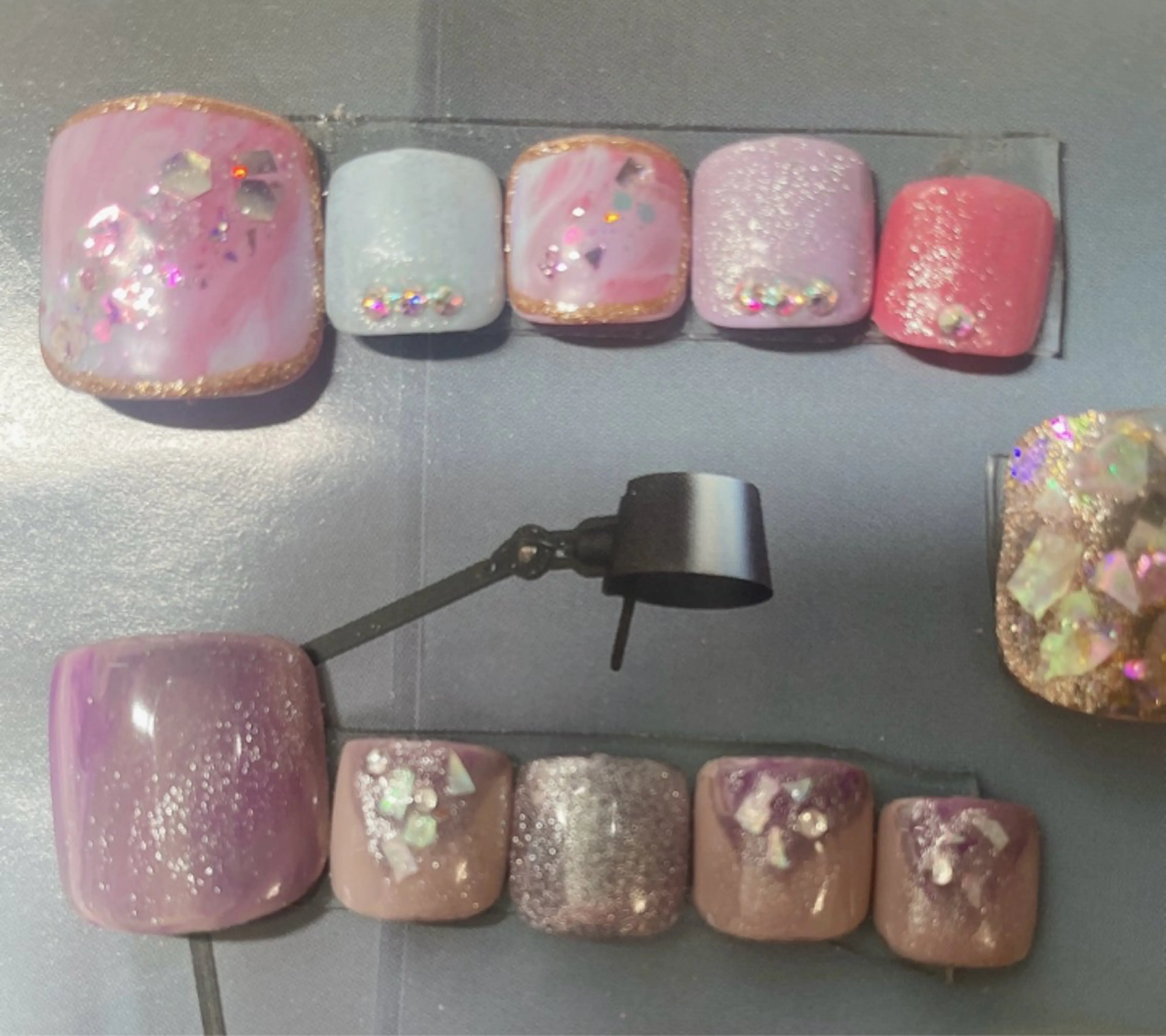 ネイル アートネイル フットネイル ゴージャス キラキラネイル ピンク Nakao Hitomiのネイルデザイン