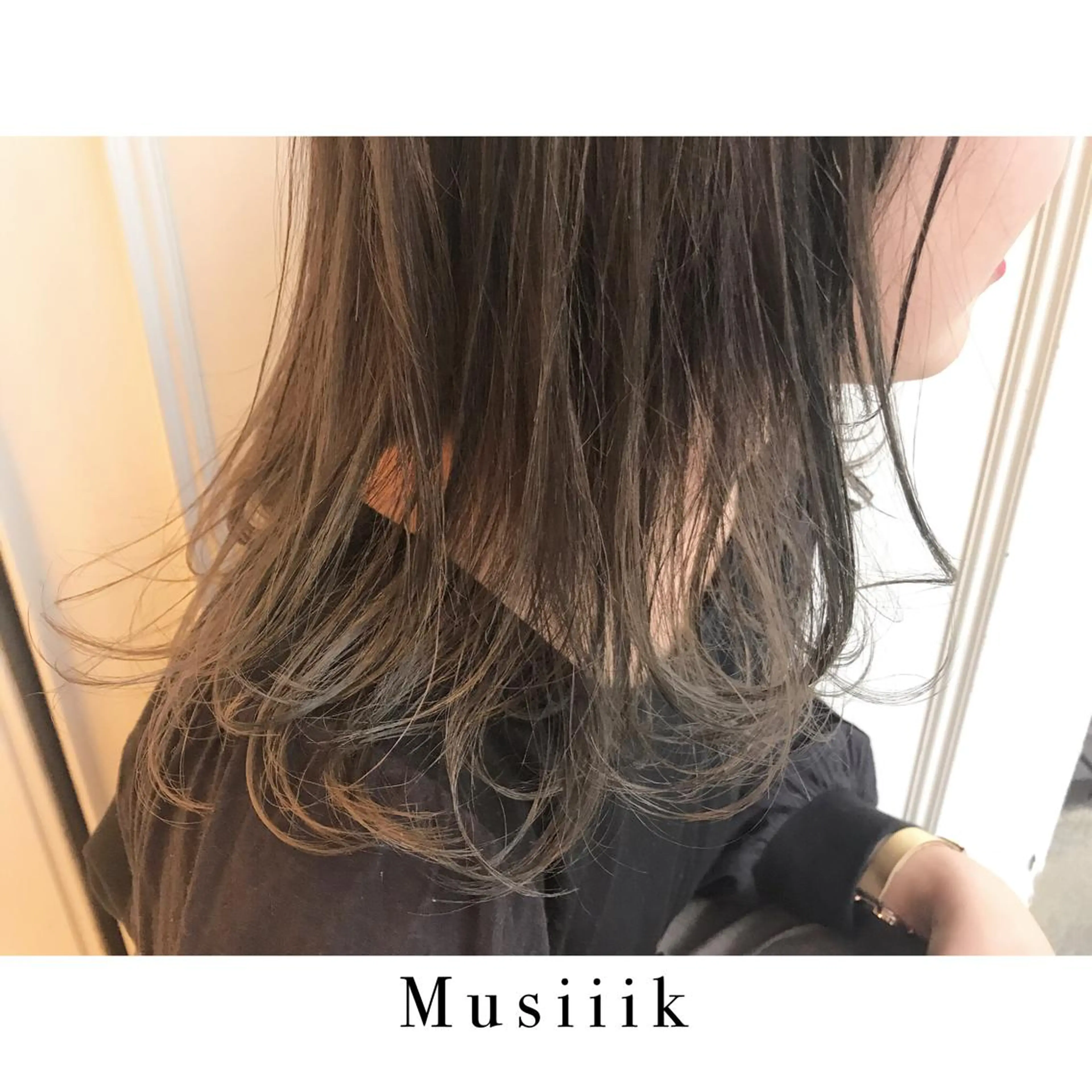 セミロング カラー 透明感カラー ハイライトカラー シルバー 外国人風カラー ハイライト Musiiik hairのヘアスタイル