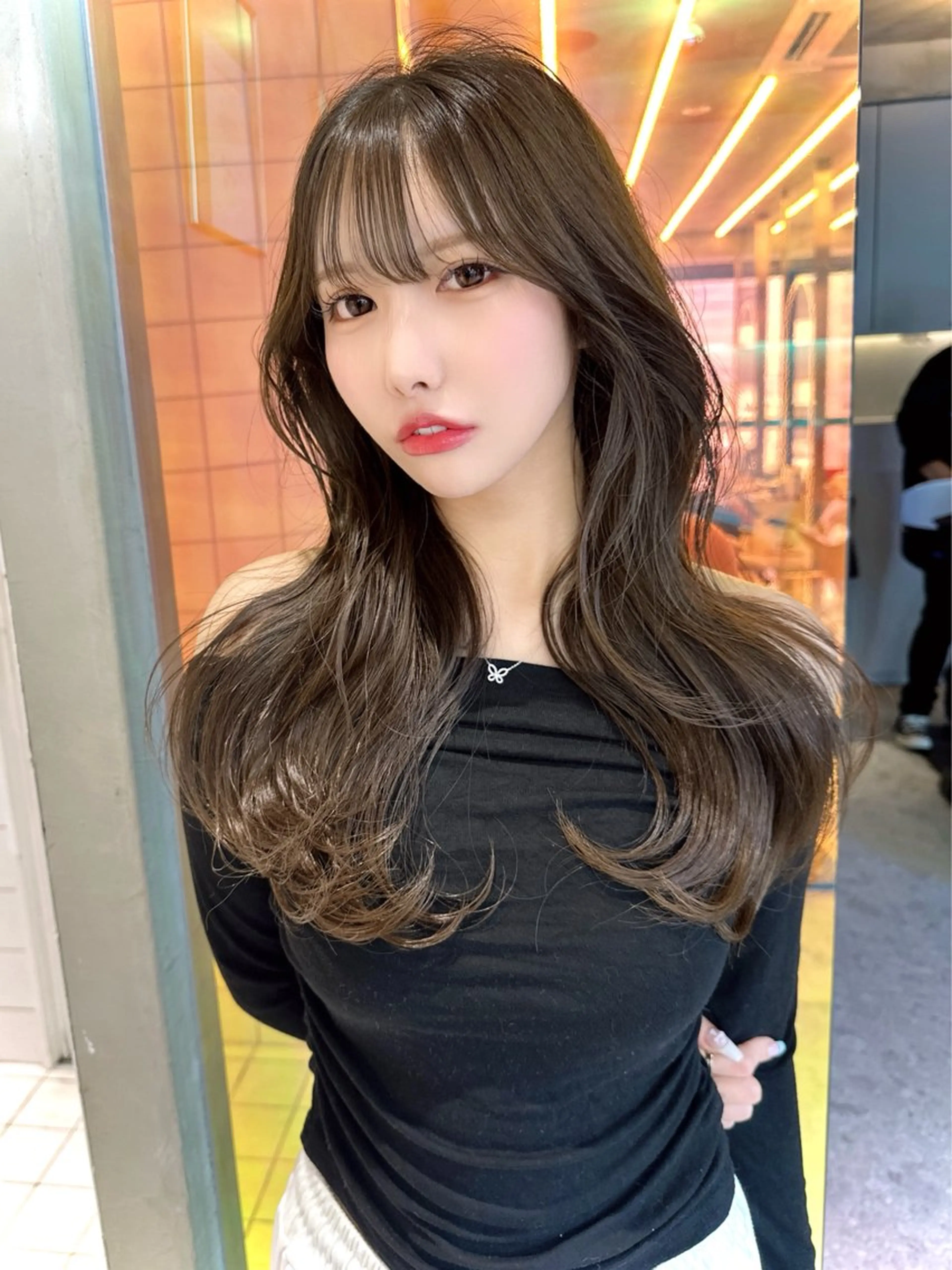 ロング くびれヘア 韓国風ヘア サイドバング 小顔カット MASHU韓国ヘア/ レイヤー/透明感カラのヘアスタイル