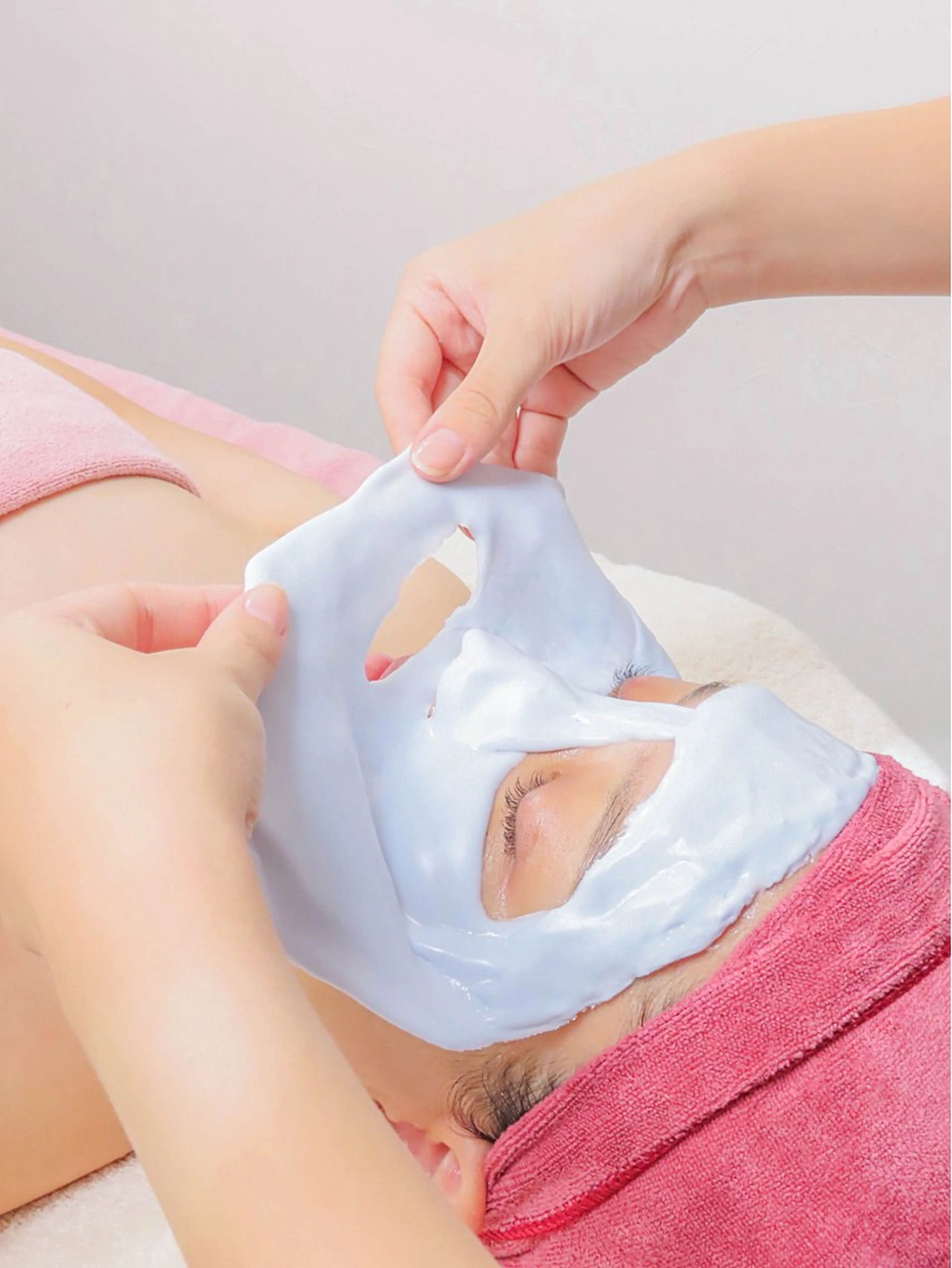 ＼韓国で人気！鎮静パック付き／小顔フェイシャルコースの写真