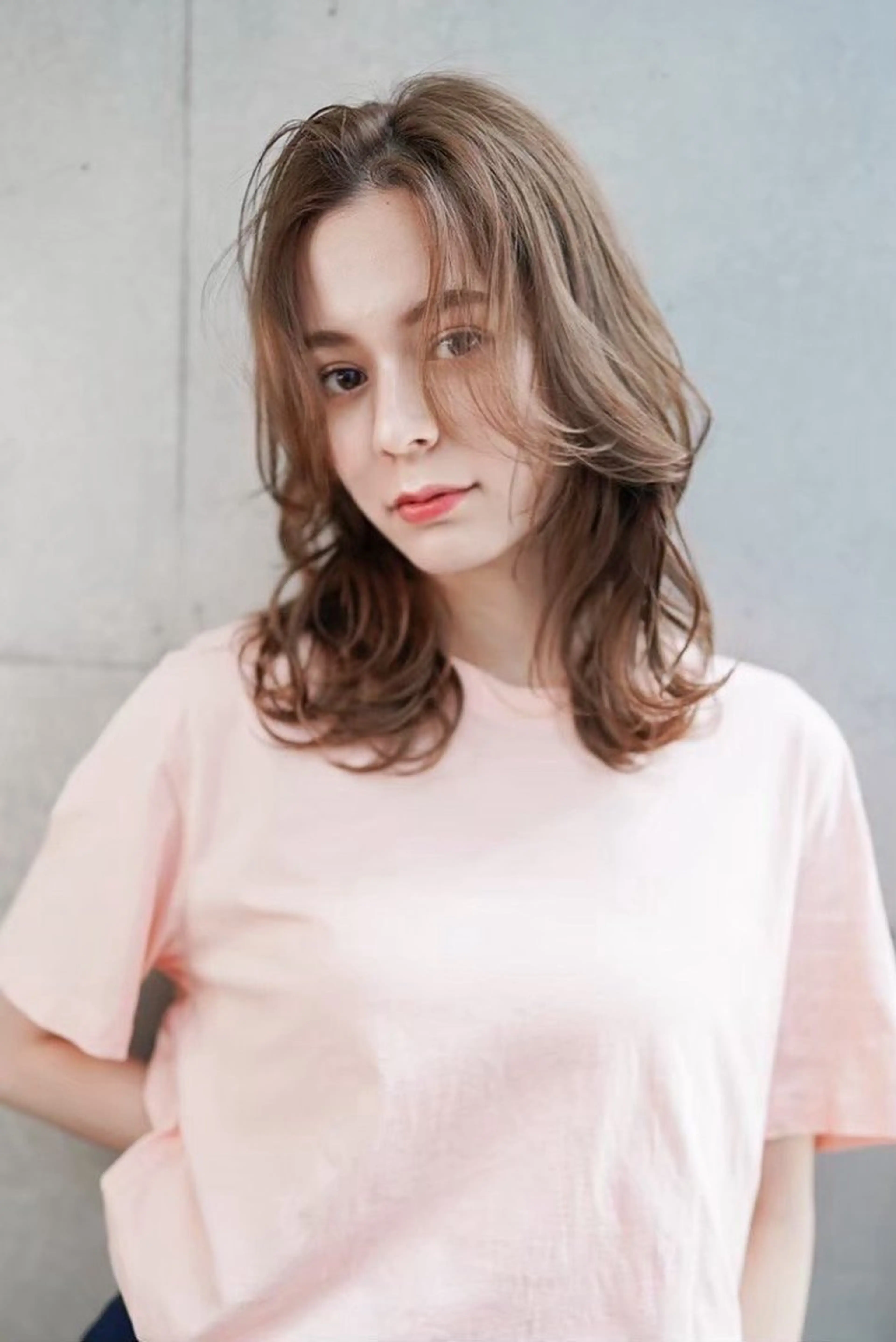 セミロング カラー MISAKI🪐 縮毛矯正のヘアスタイル