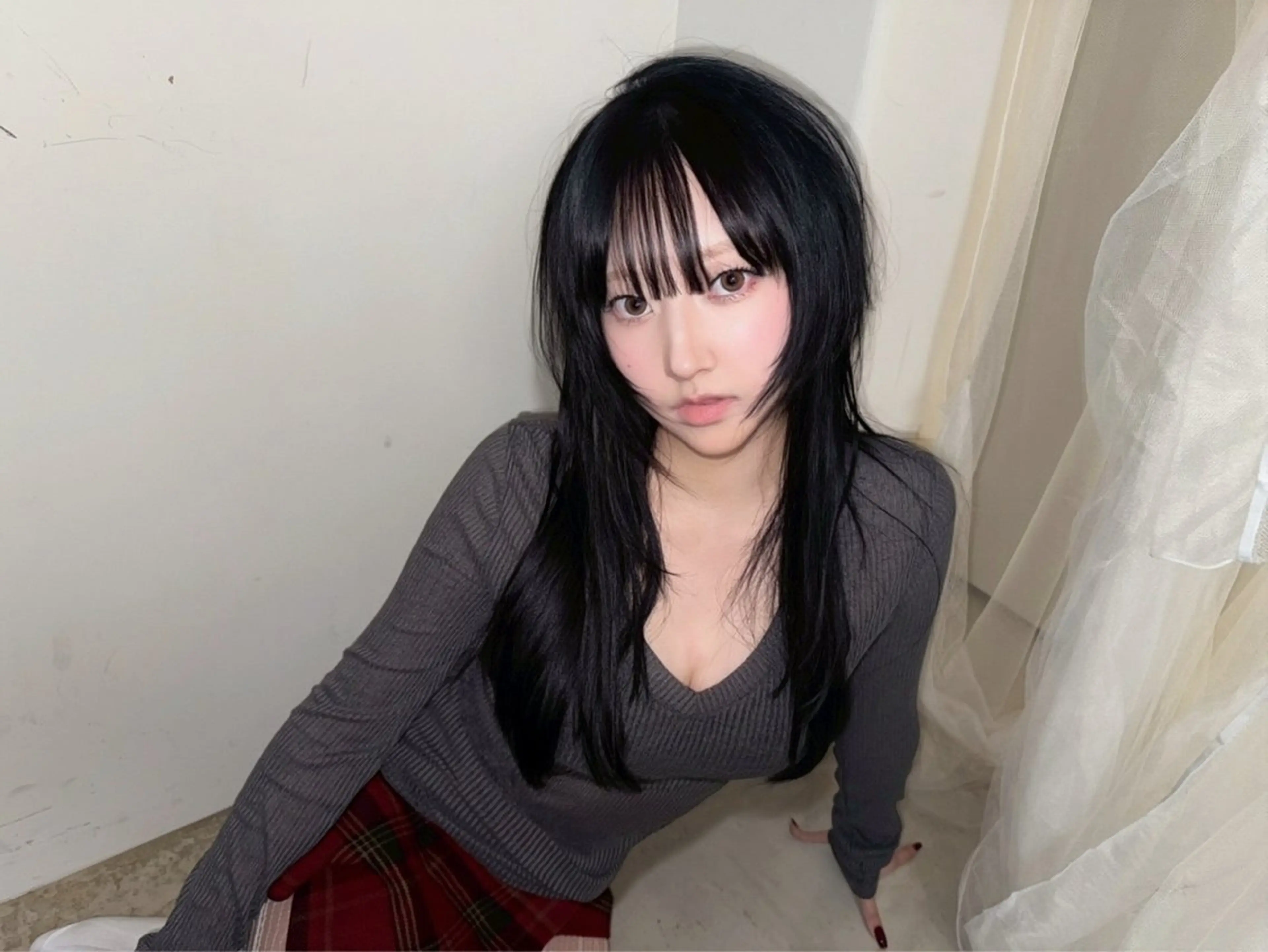 ロング 顔まわりレイヤー 顔周りカット レイヤーカット カット トリートメント ヘッドスパ ヘアセット HARUNA/原宿/ デザイン/ハイトーンのヘアスタイル