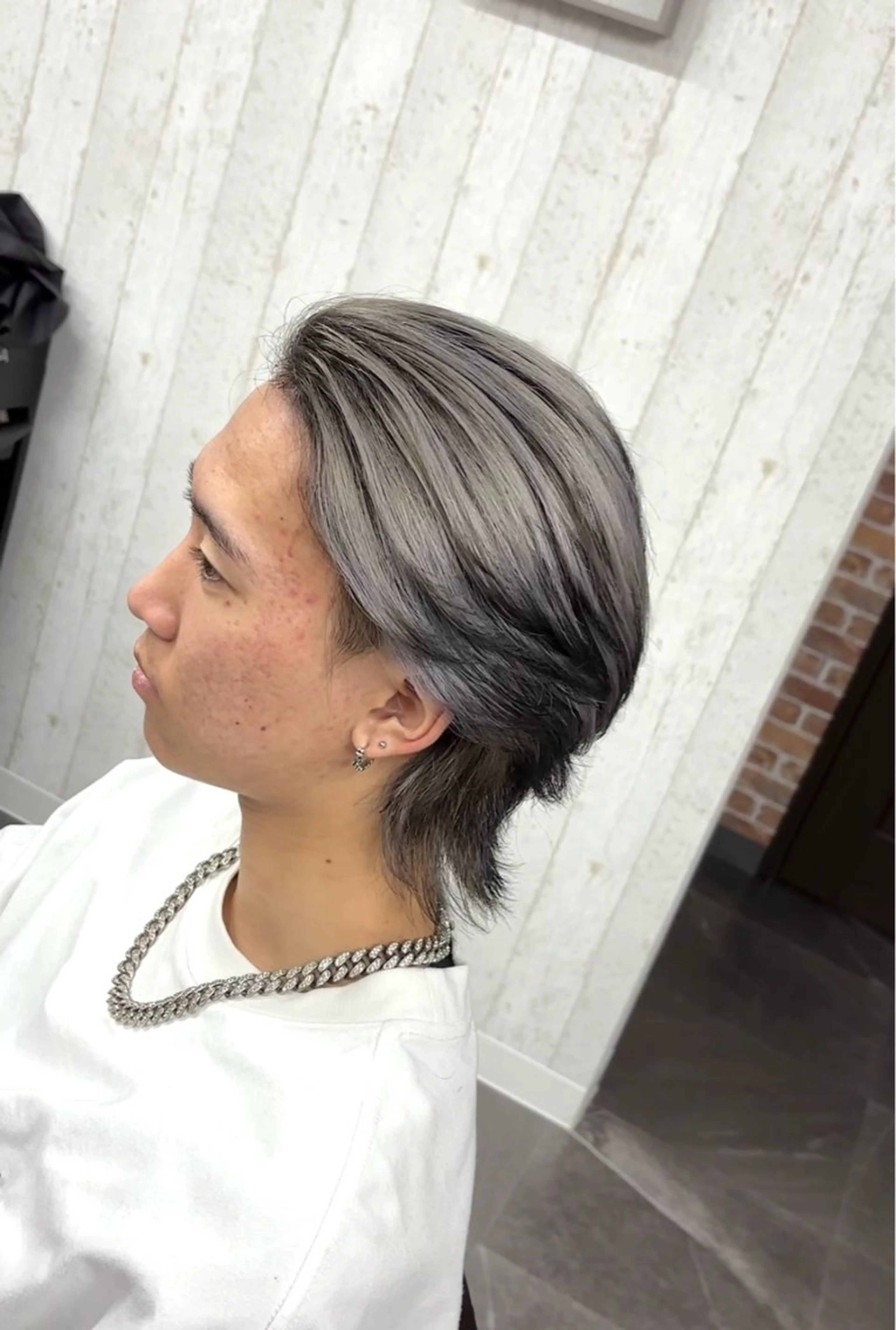 カラー メンズ メンズバレイヤージュ バレイヤージュ 黒髪 狐カラー カット ヘアカラー ギャルの革命児 秀斗のヘアスタイル