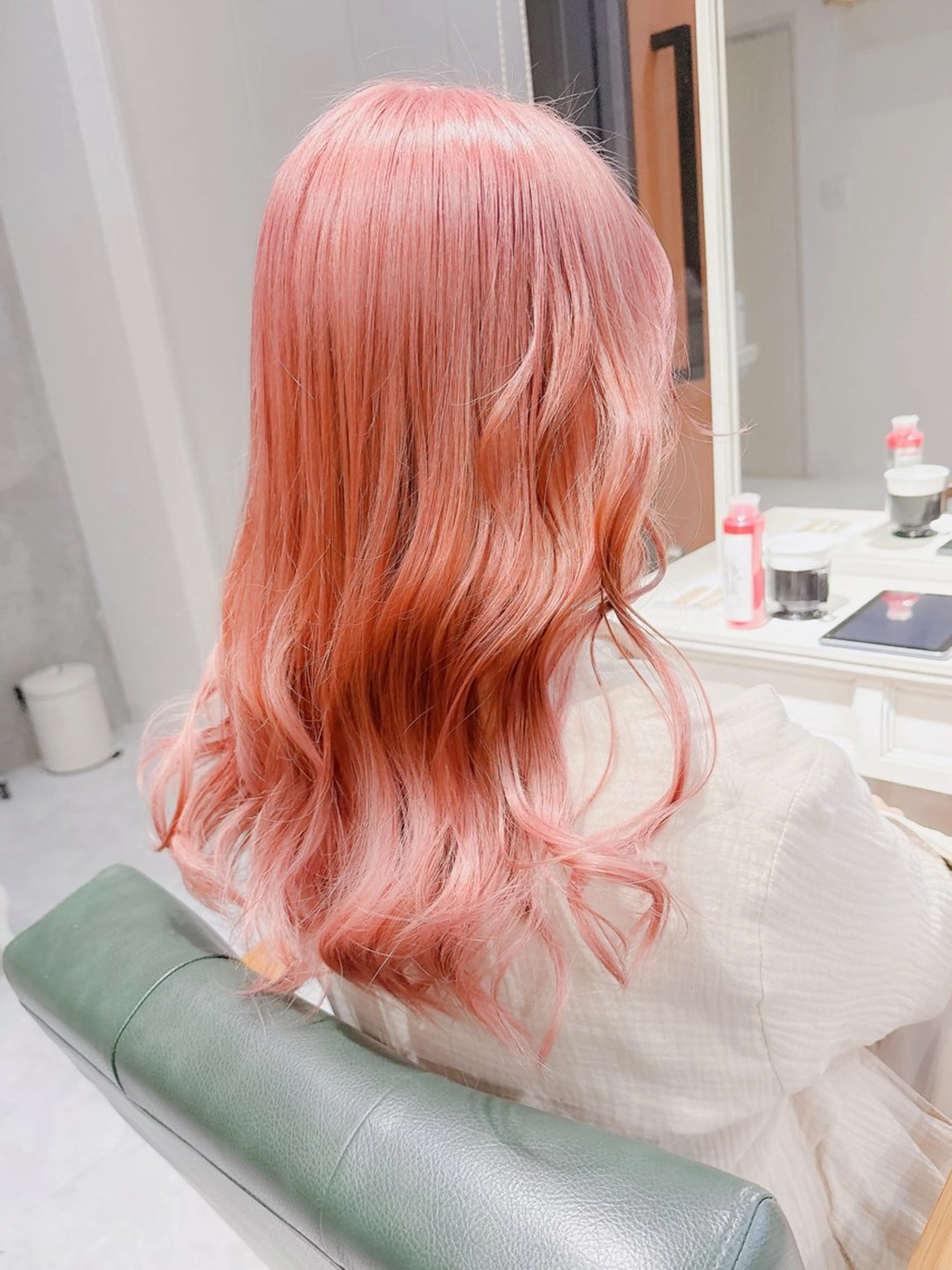 ロング カラー ヘアアレンジ ピンクカラー 𝐑𝐈𝐍𝐊𝐀 🌷のヘアスタイル
