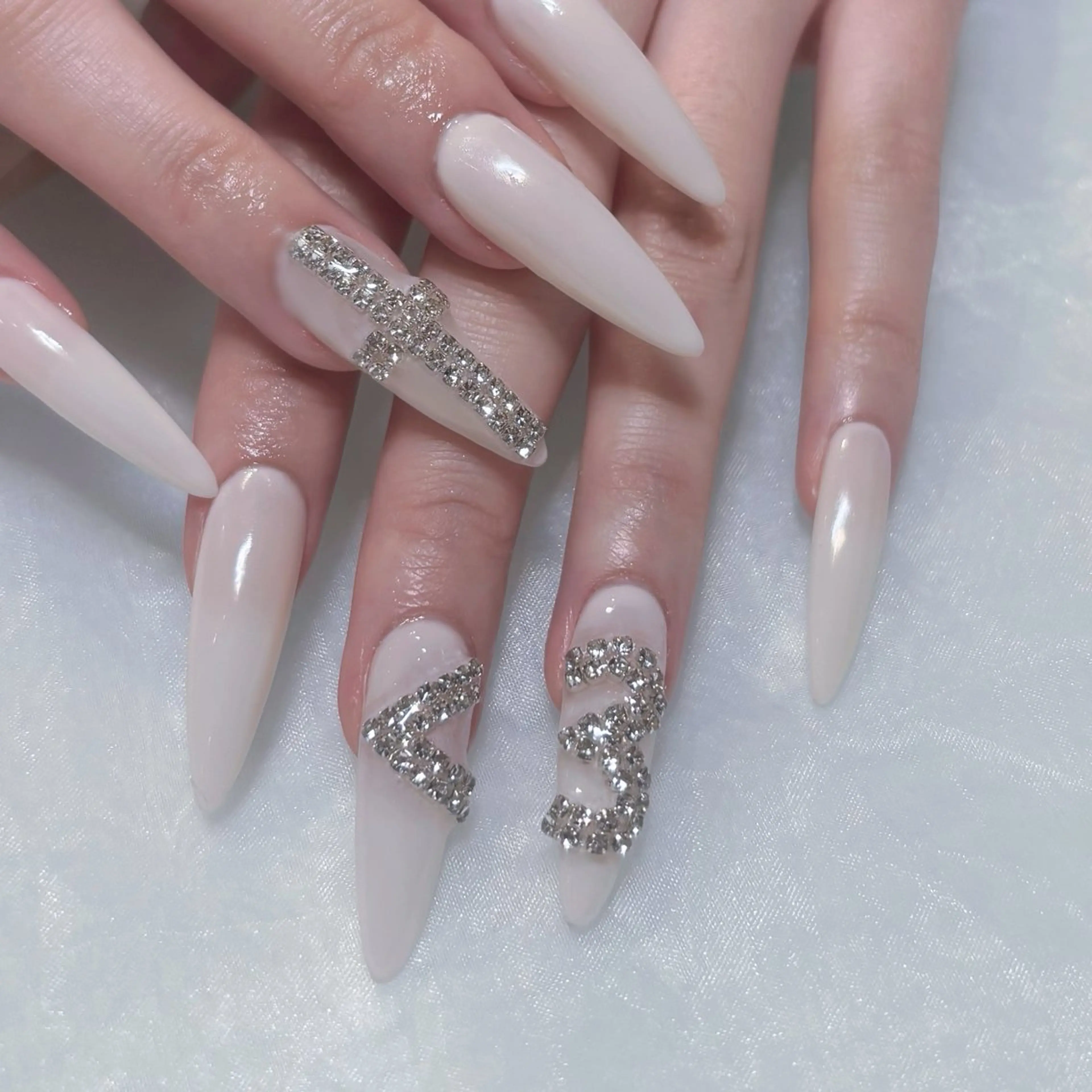 ネイル アートネイル ハート ワンカラーネイル ハンドネイル 🩷Hiyori 🩷のネイルデザイン