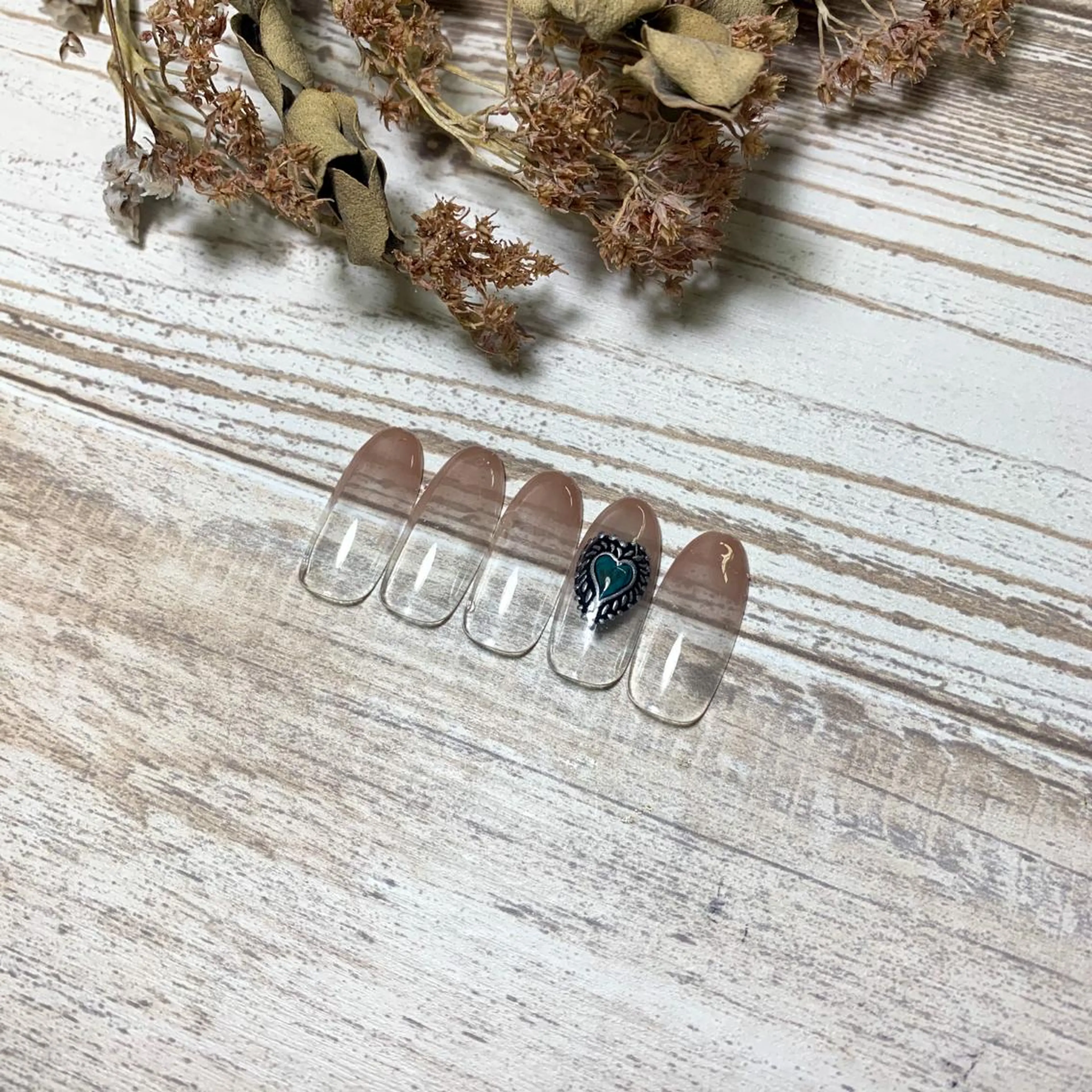 ネイル atelier FIORITURA所属・FIORITURA aiのネイルデザイン