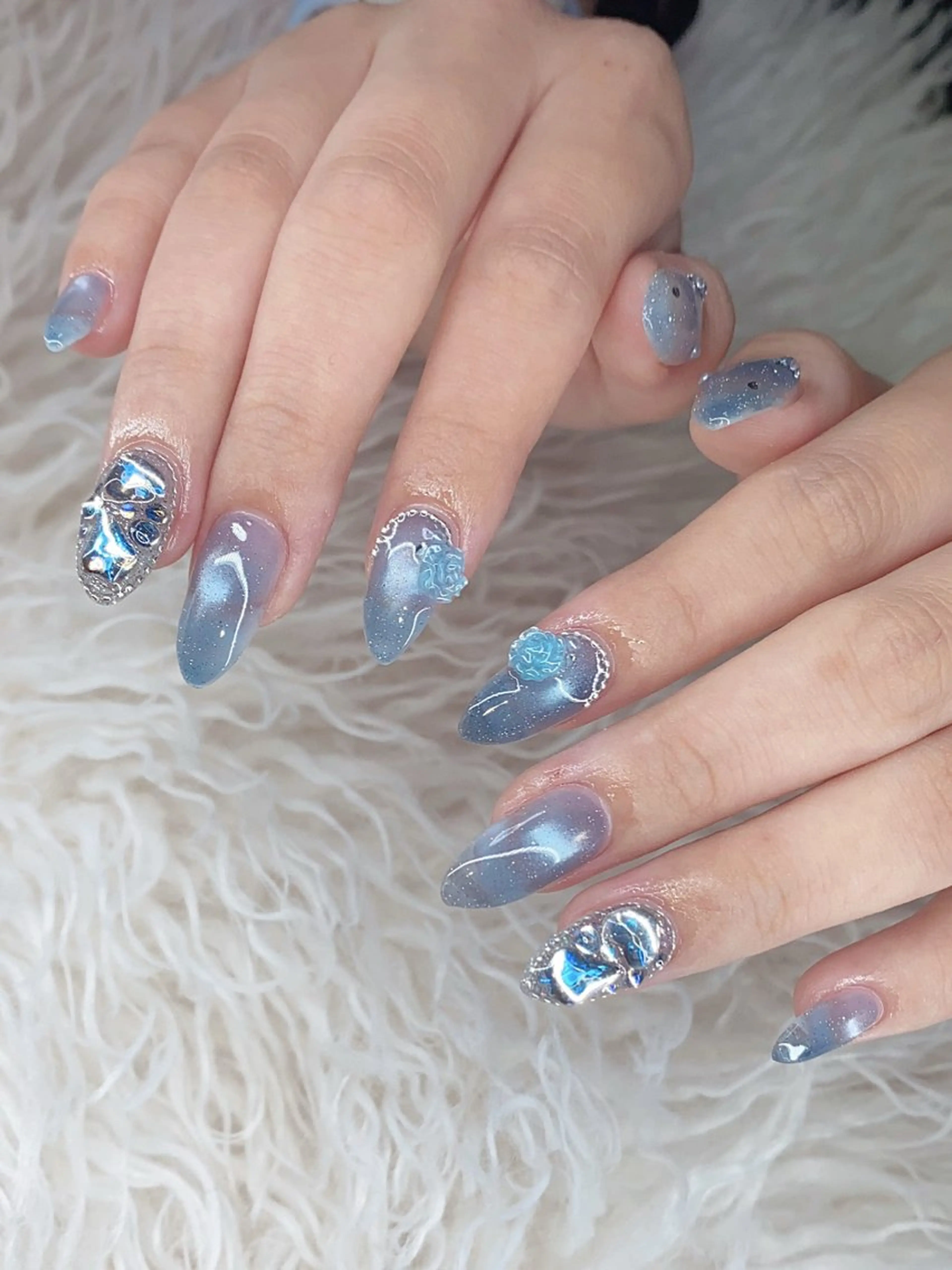 ネイル ハンドネイル n o q r m. n a c h iのネイルデザイン