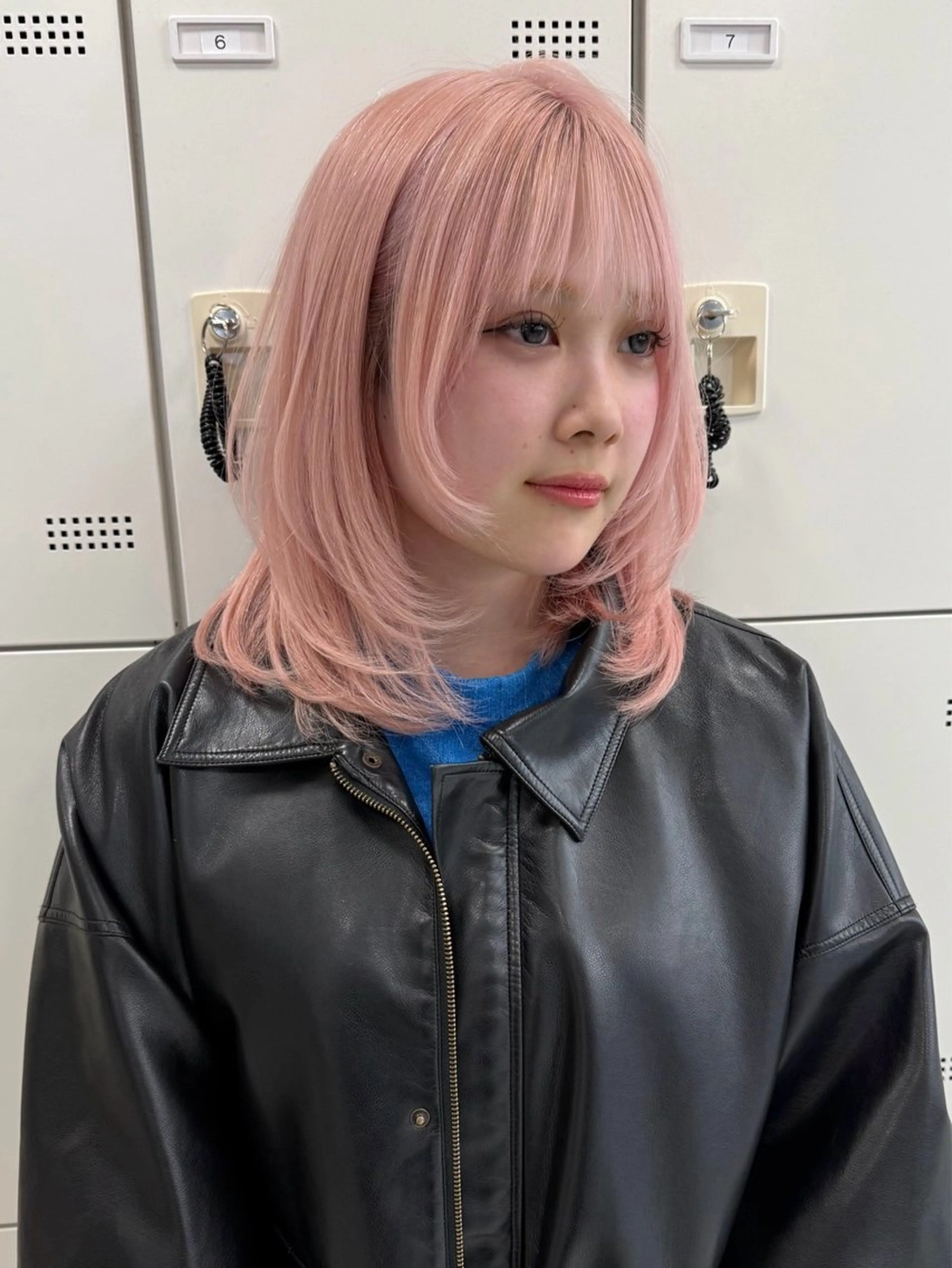 ロング カラー ヘアアレンジ カット ヘアカラー トリートメント 艶カラー/ハイトーン /レイヤーカットのヘアスタイル