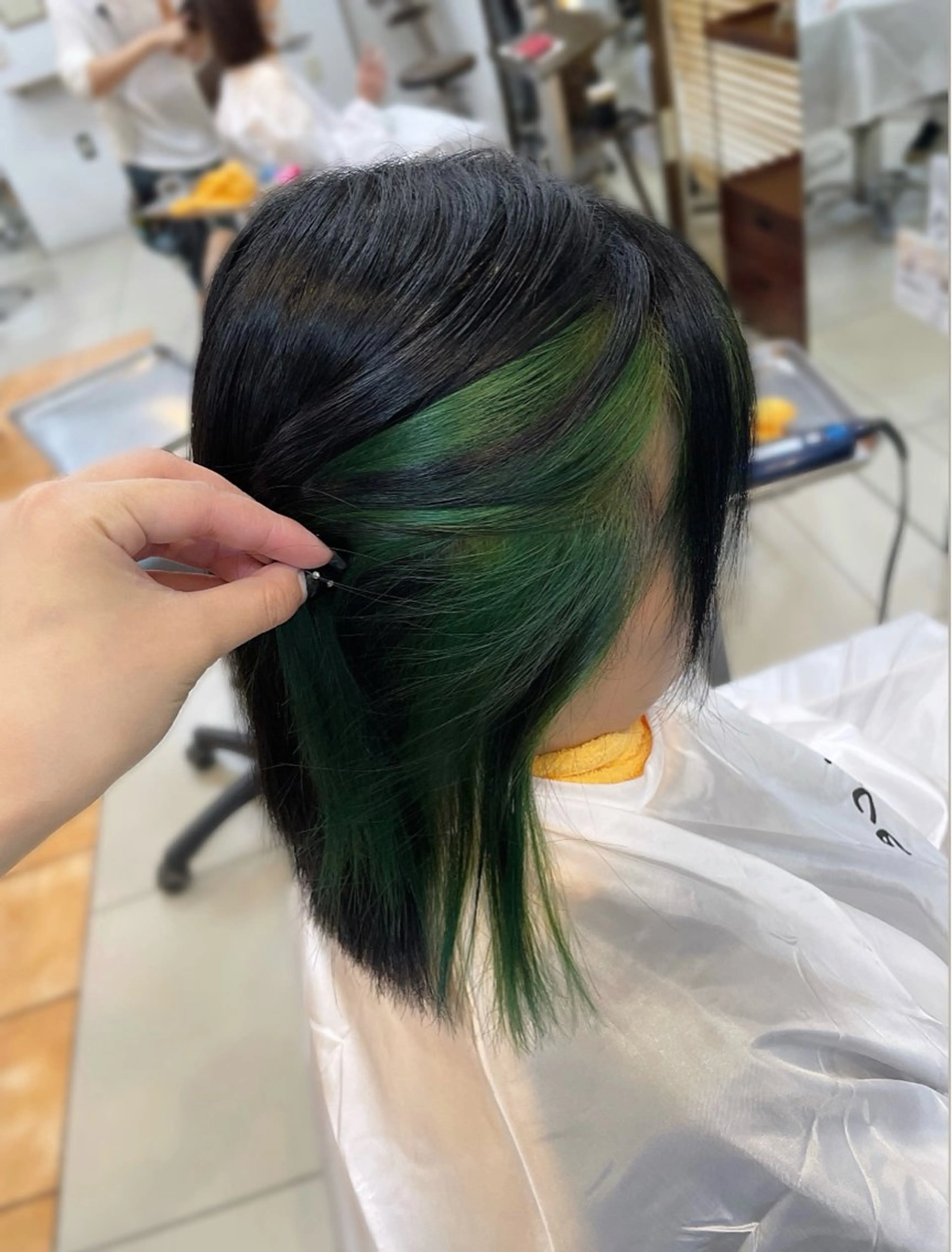 ミディアム カラー 黒髪 SOYON なんば店所属・水島 真彩のヘアスタイル