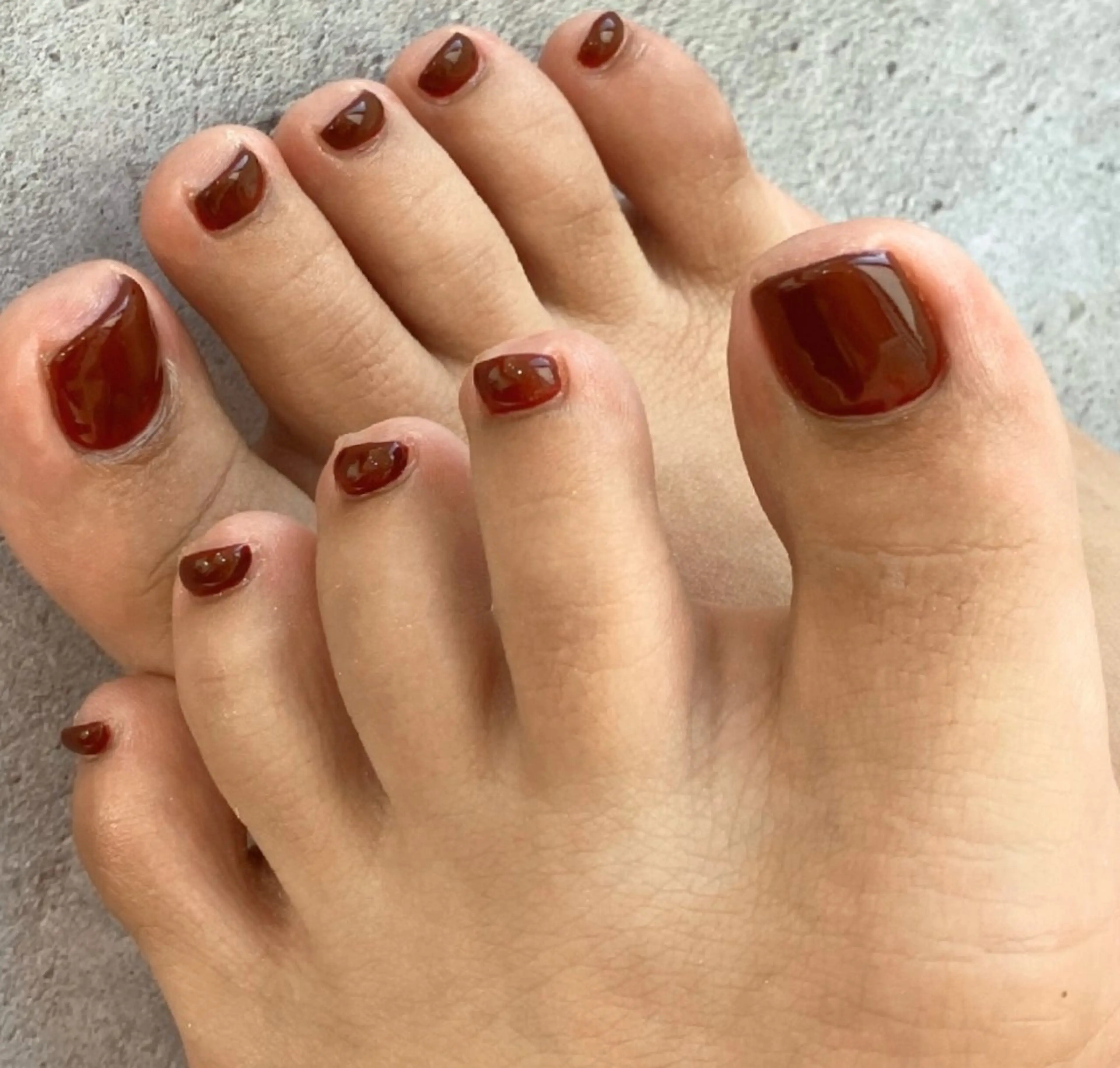 ネイル ボルドー フットネイル ワンカラーネイル フットネイル felicita服部店所属・felicita fumi♡のネイルデザイン