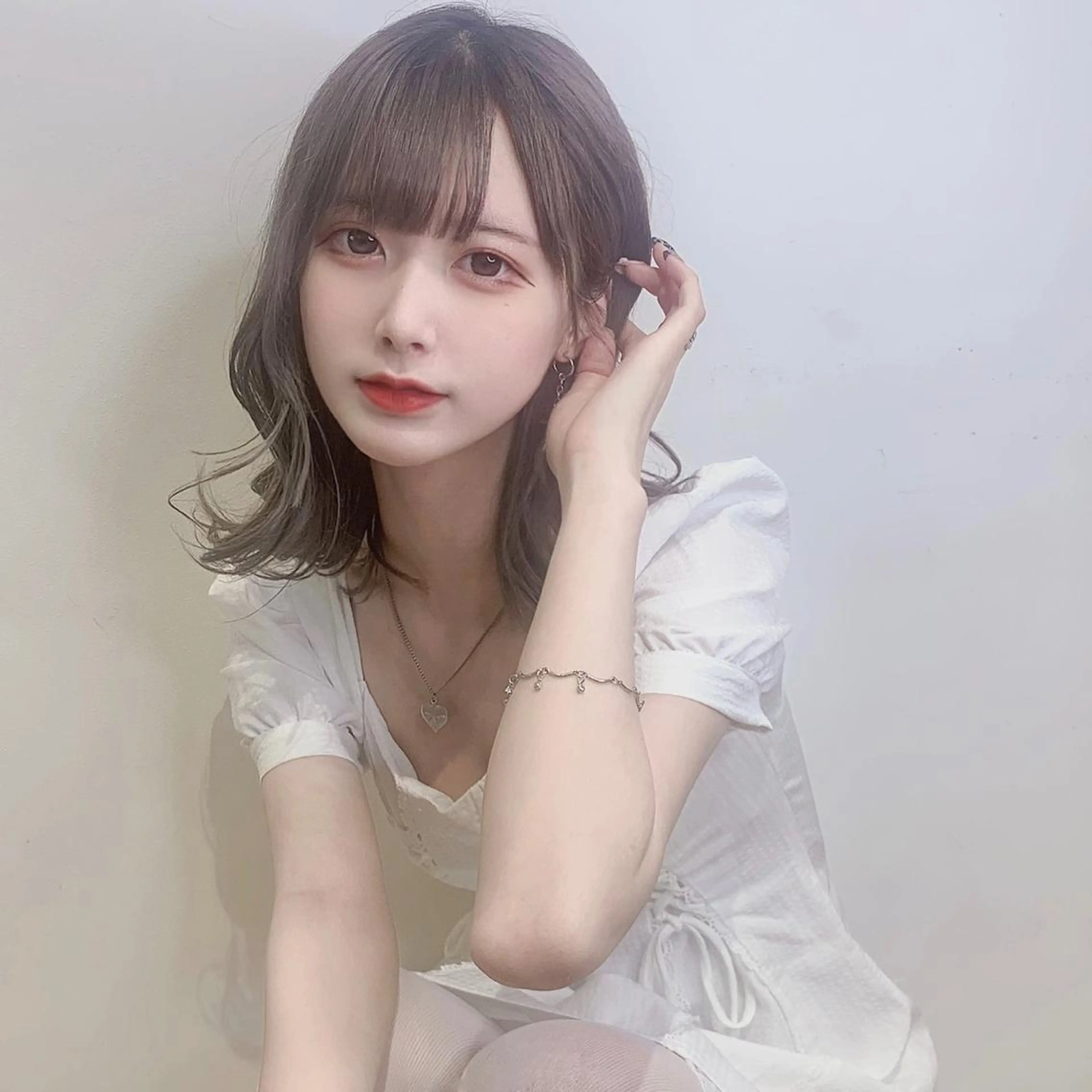 セミロング ヘアカラー トリートメント ヘアセット 美髪/髪質改善 顔周り/透明感カラーのヘアスタイル