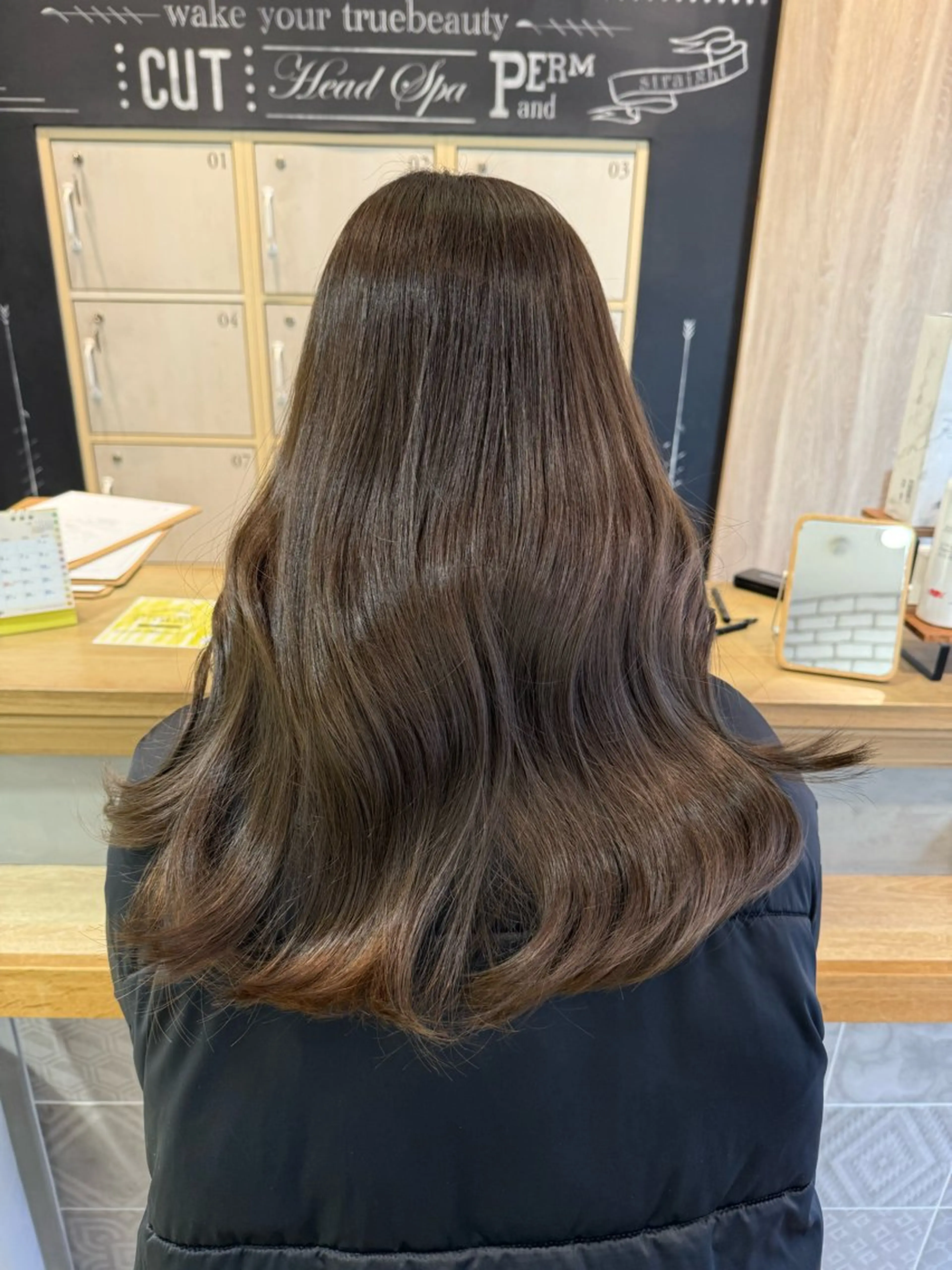 ロング カット ヘアカラー トリートメント 🩰 柔らかいカラー tomomi🌛のヘアスタイル