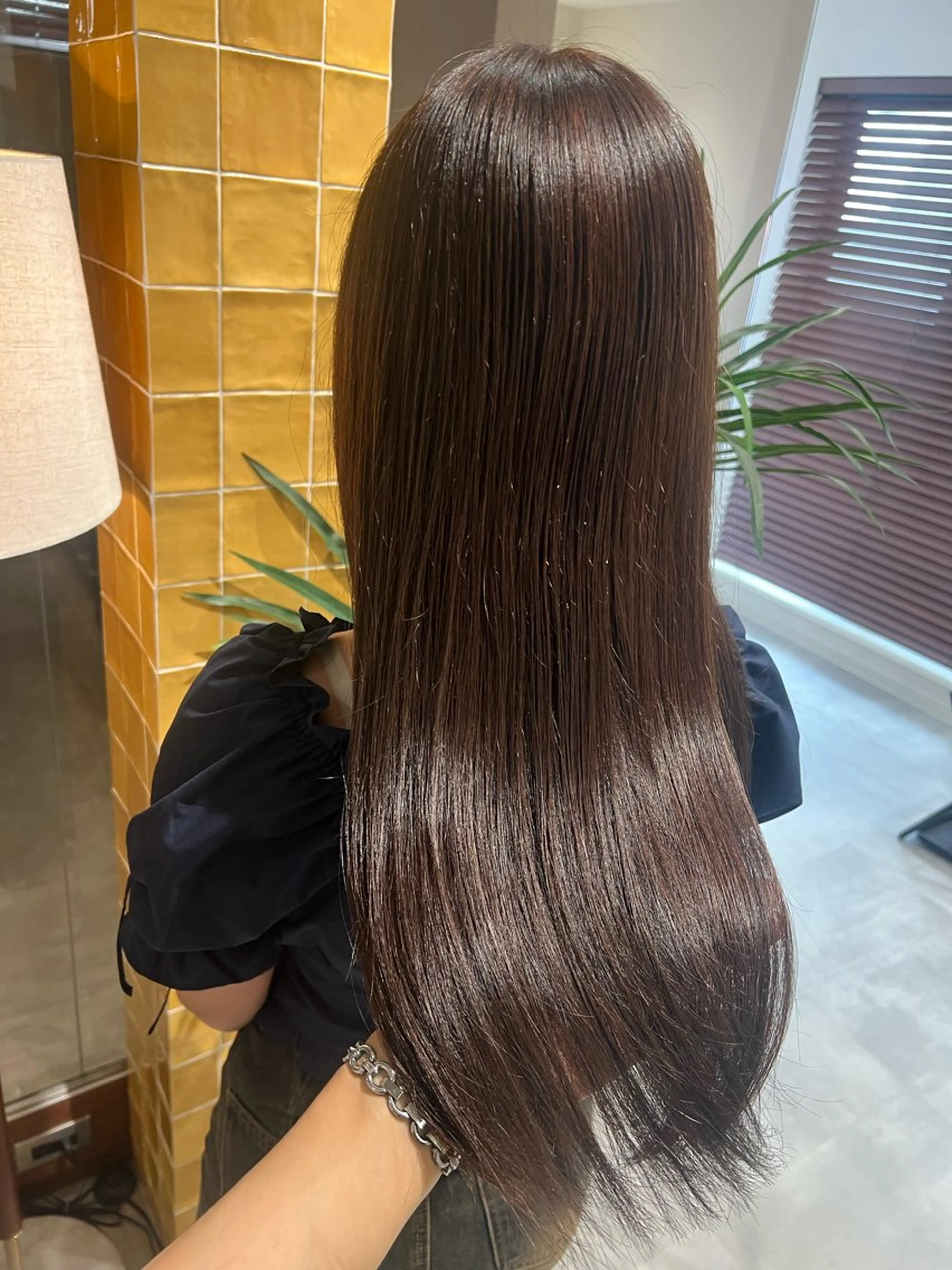 ロング アッシュ アッシュブラウン ヘアカラー トリートメント 艶髪/透明感 レイヤー YUKIのヘアスタイル