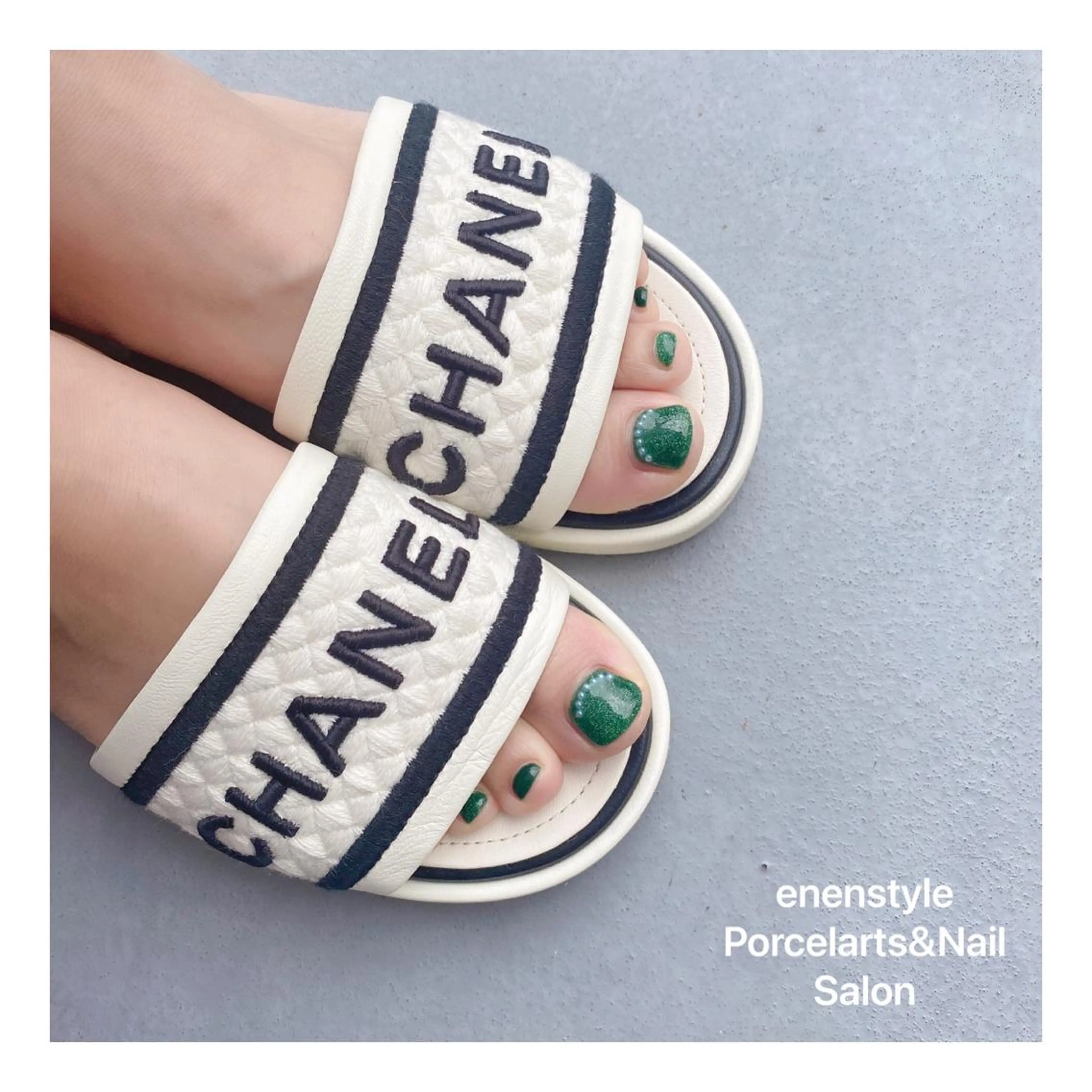 ミディアム ネイル ハンドネイル フットネイル 👑enen style👑のネイルデザイン