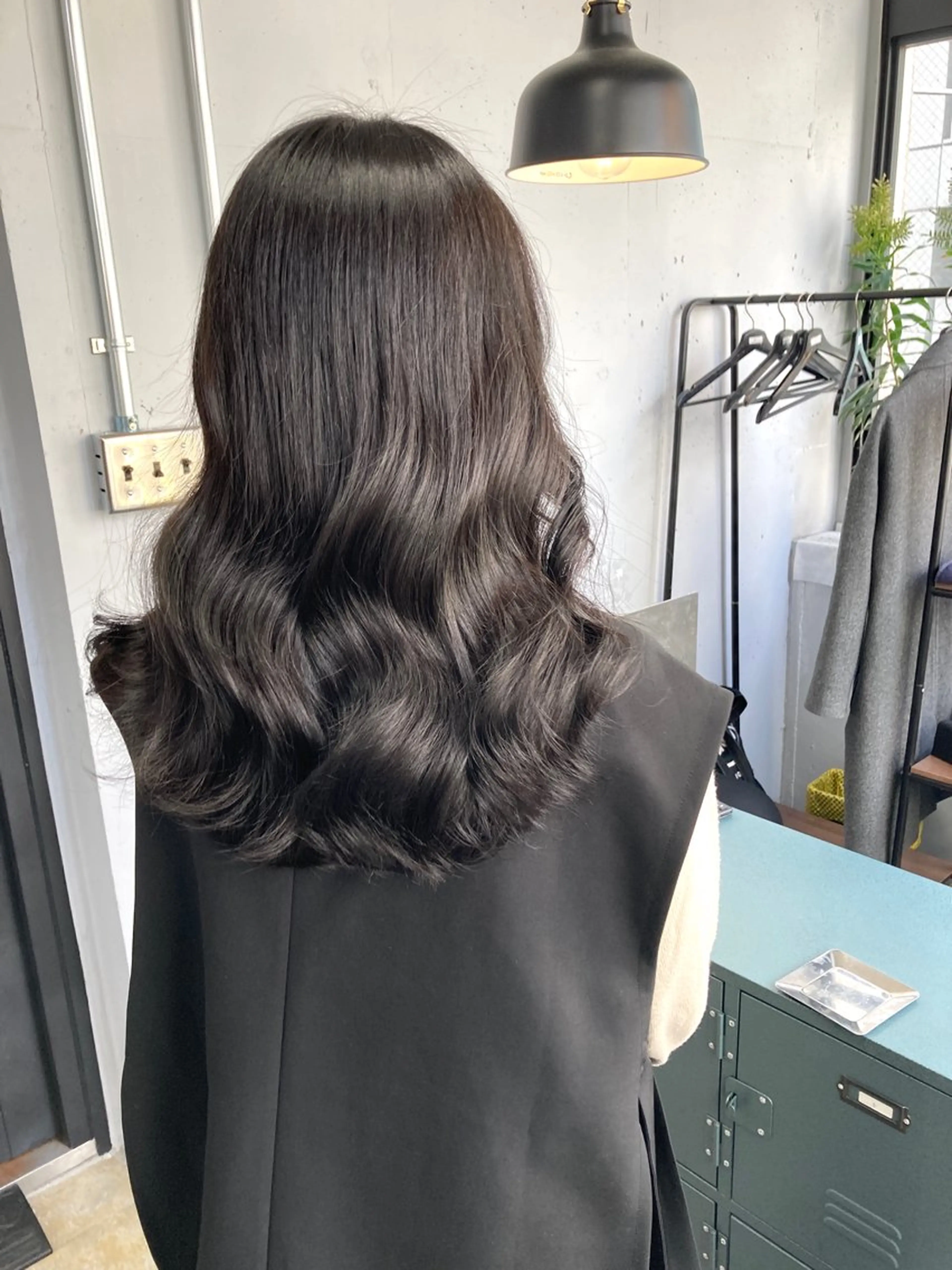 ミディアム 髪質改善 縮毛矯正 トリートメント 酸熱トリートメント カット ヘアカラー トリートメント 新井 広樹のヘアスタイル