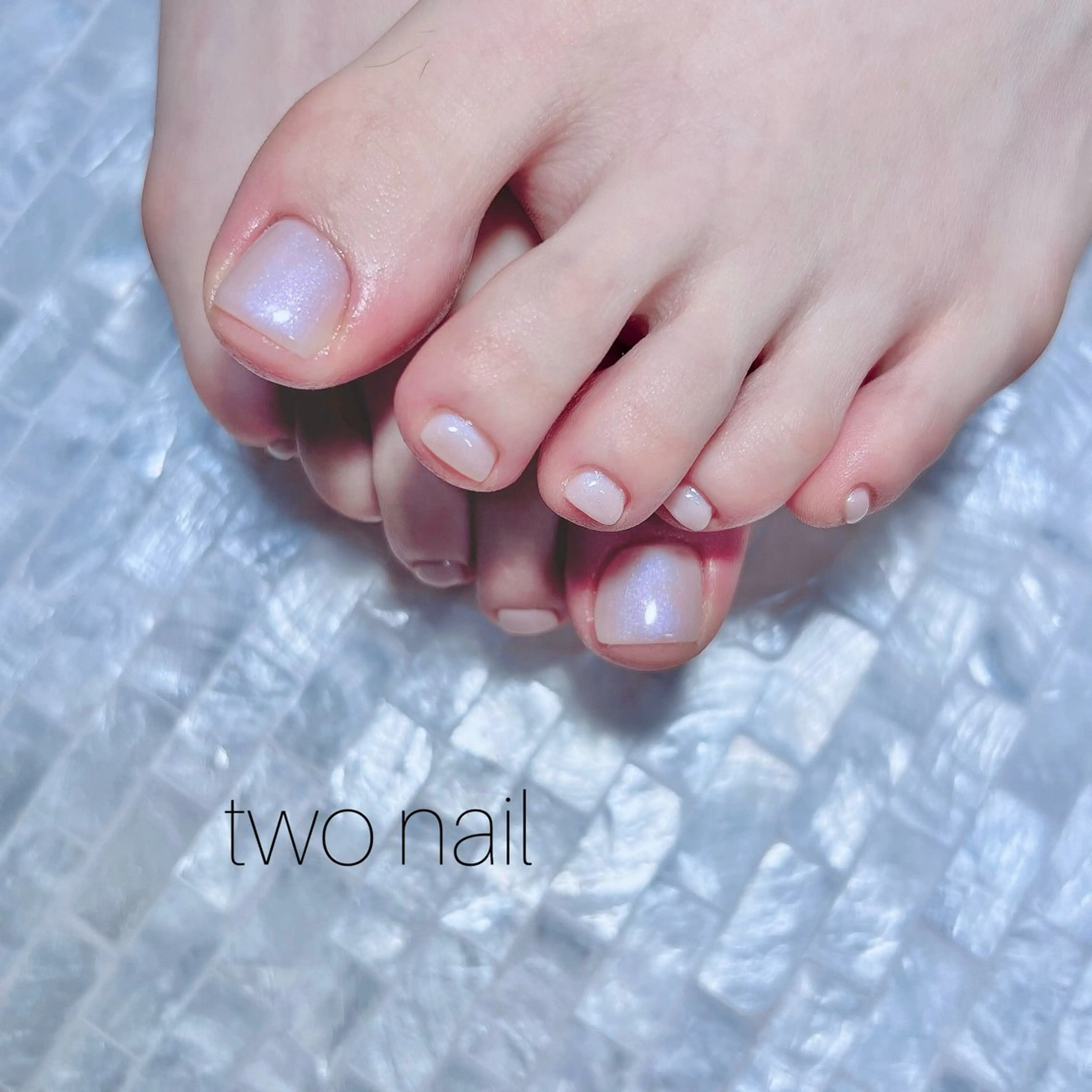 ネイル フットネイル キラキラネイル ネイルチップ ホワイト ハンドネイル two nailのネイルデザイン