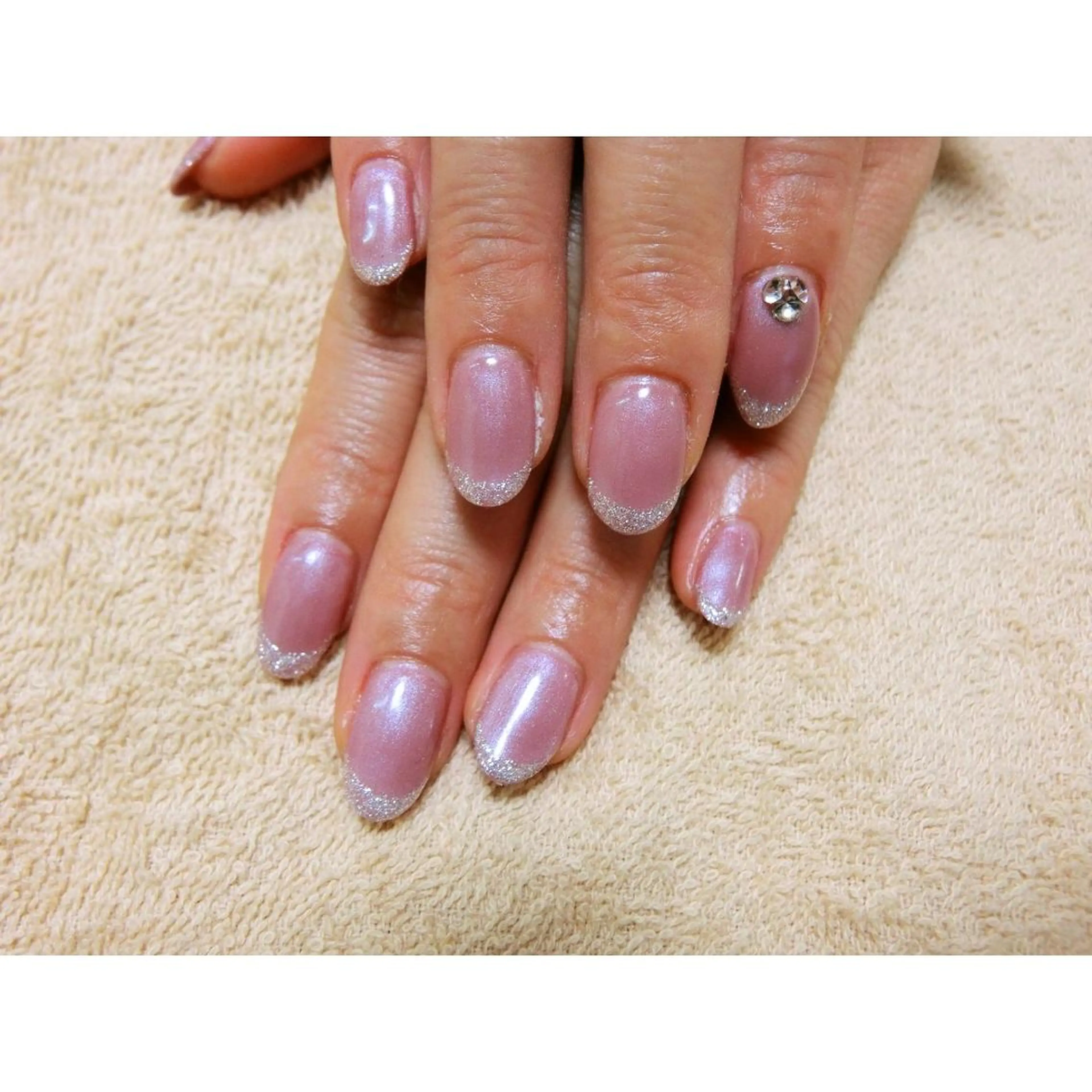 ネイル シンプルネイル 痛ネイル/ワンホン/ フィルイン/長さだしのネイルデザイン