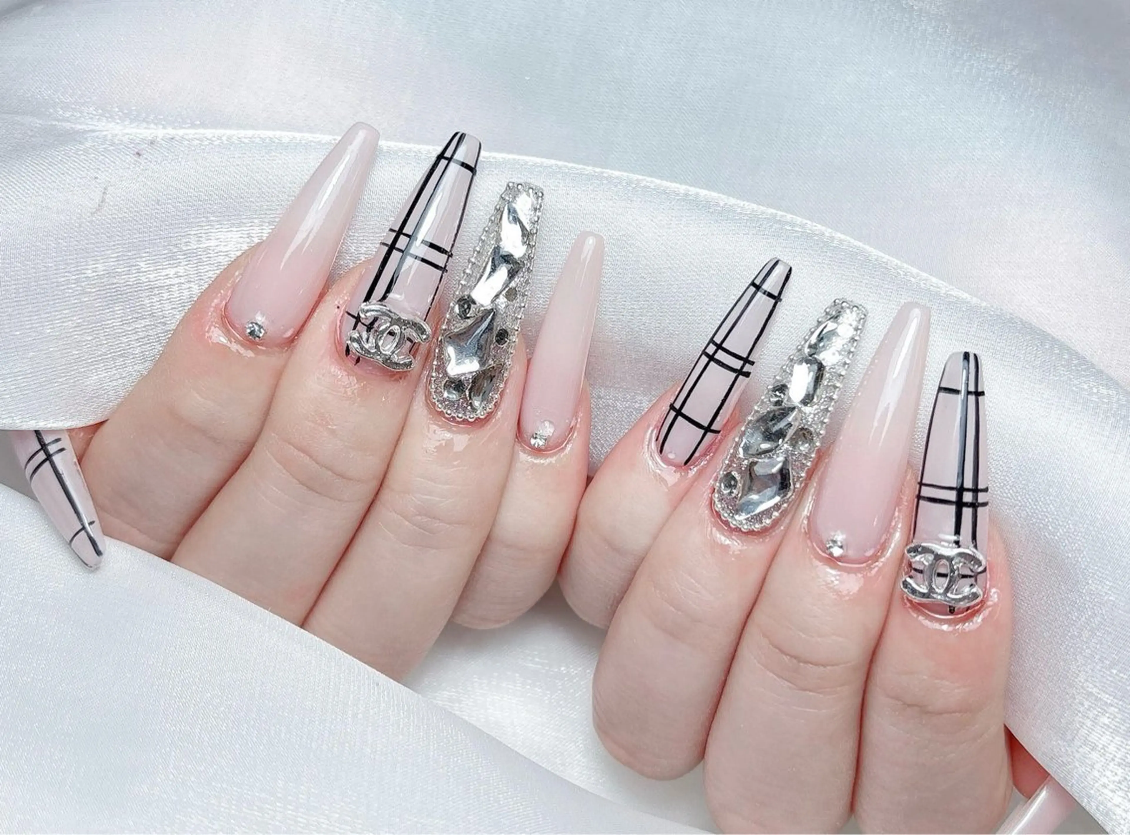 ネイル 🎀M nail salon🎀のネイルデザイン