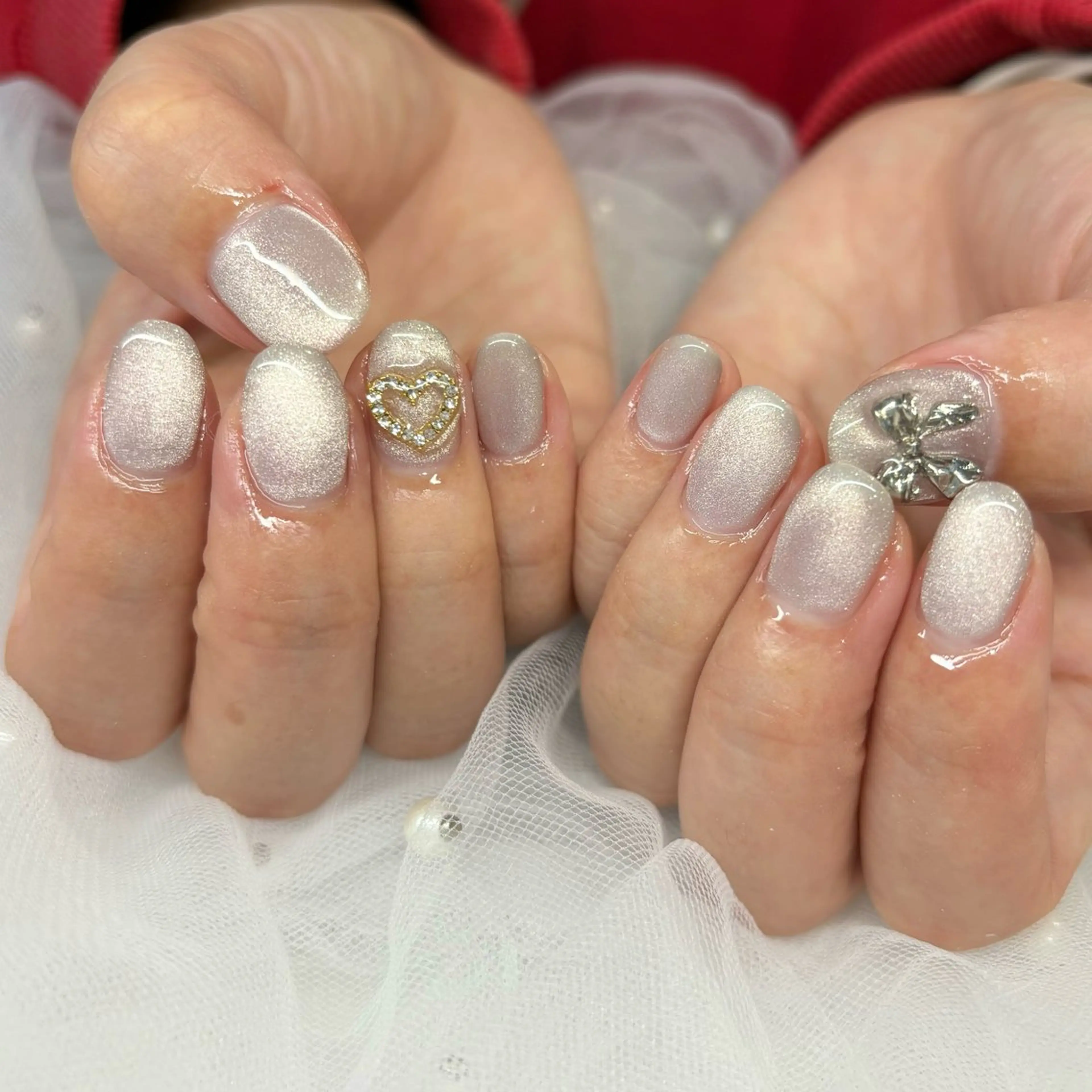 ネイル キラキラネイル シルバー ハンドネイル 荒巻 めいのネイルデザイン