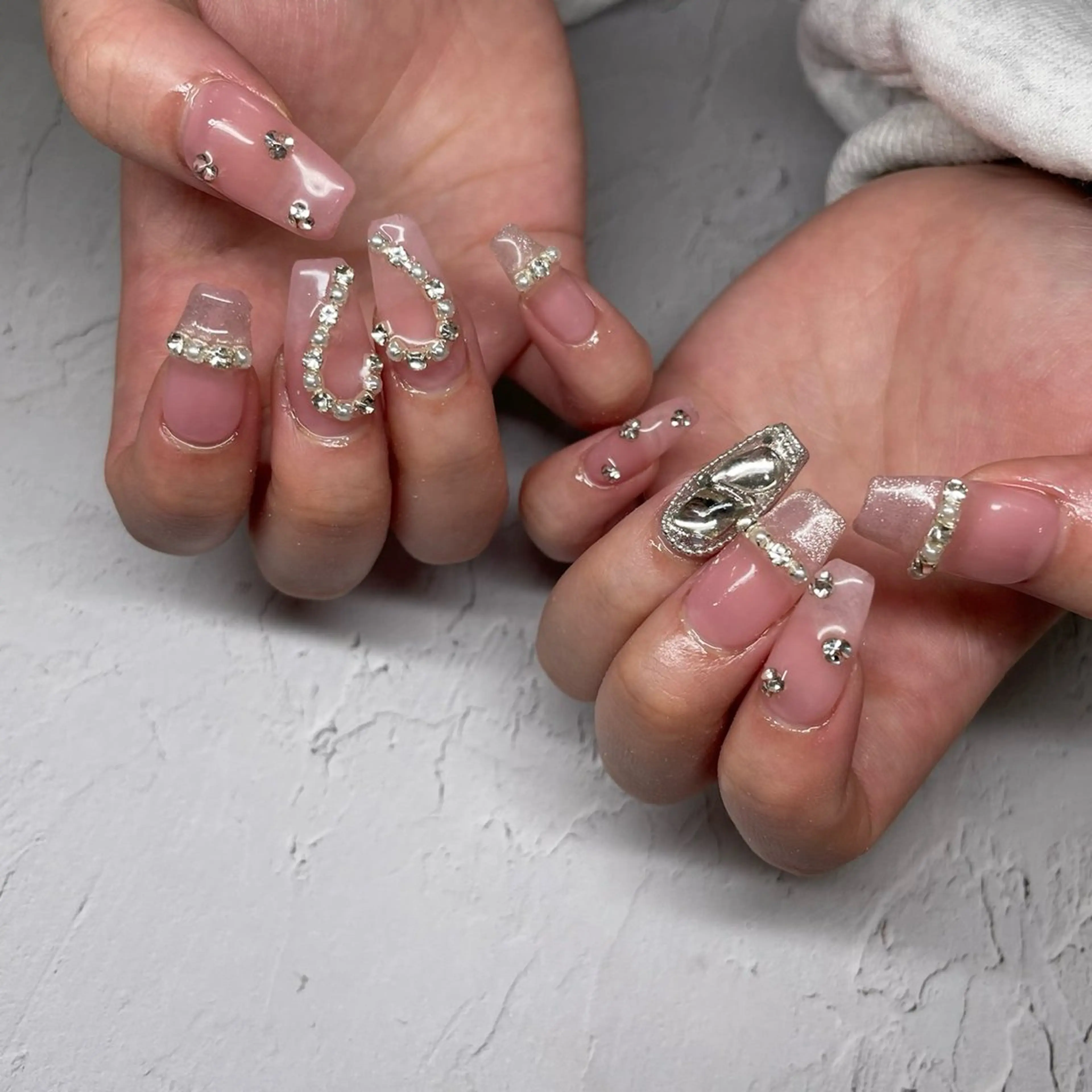 ネイル PEEKABOO京橋 EYE&NAILのマツエク・マツパデザイン