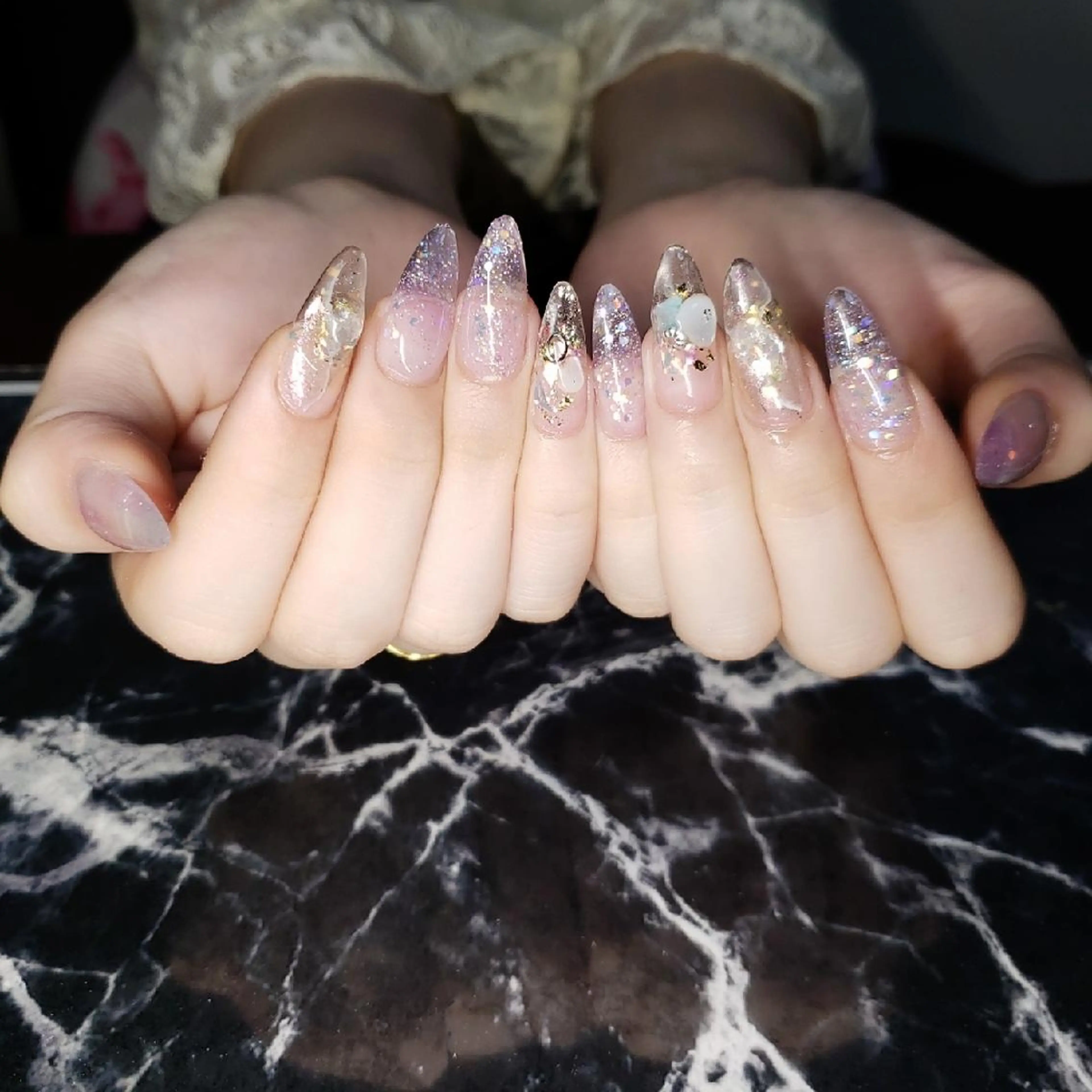 ネイル ミディアム ハンドネイル クロキ 。のネイルデザイン