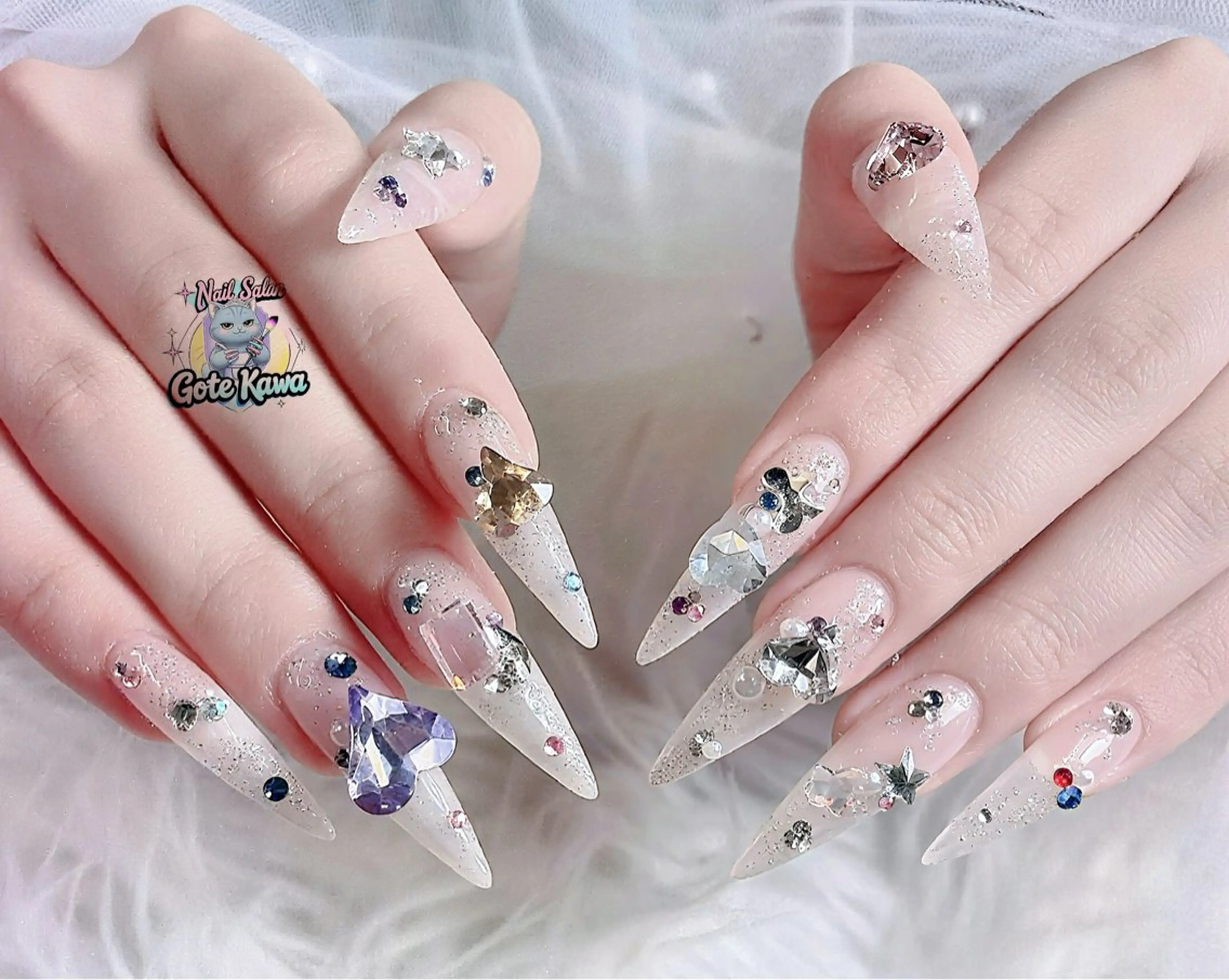 ネイル ハート キラキラネイル ワンホンネイル ハンドネイル ハンドケア Gote Kawa nail salonのネイルデザイン