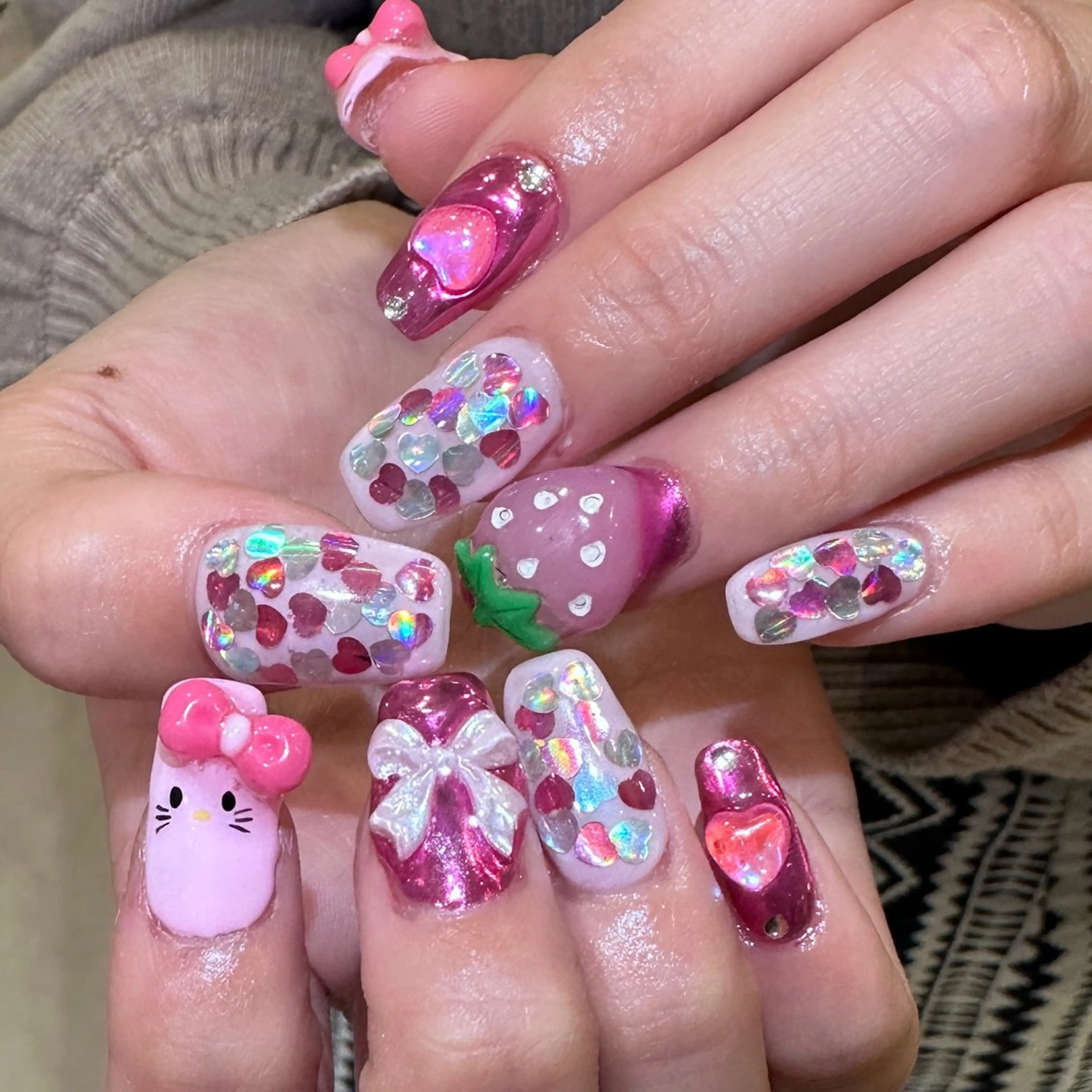 ネイル ハンドネイル 👽個性派ネイル🎀 komachiのヘアスタイル