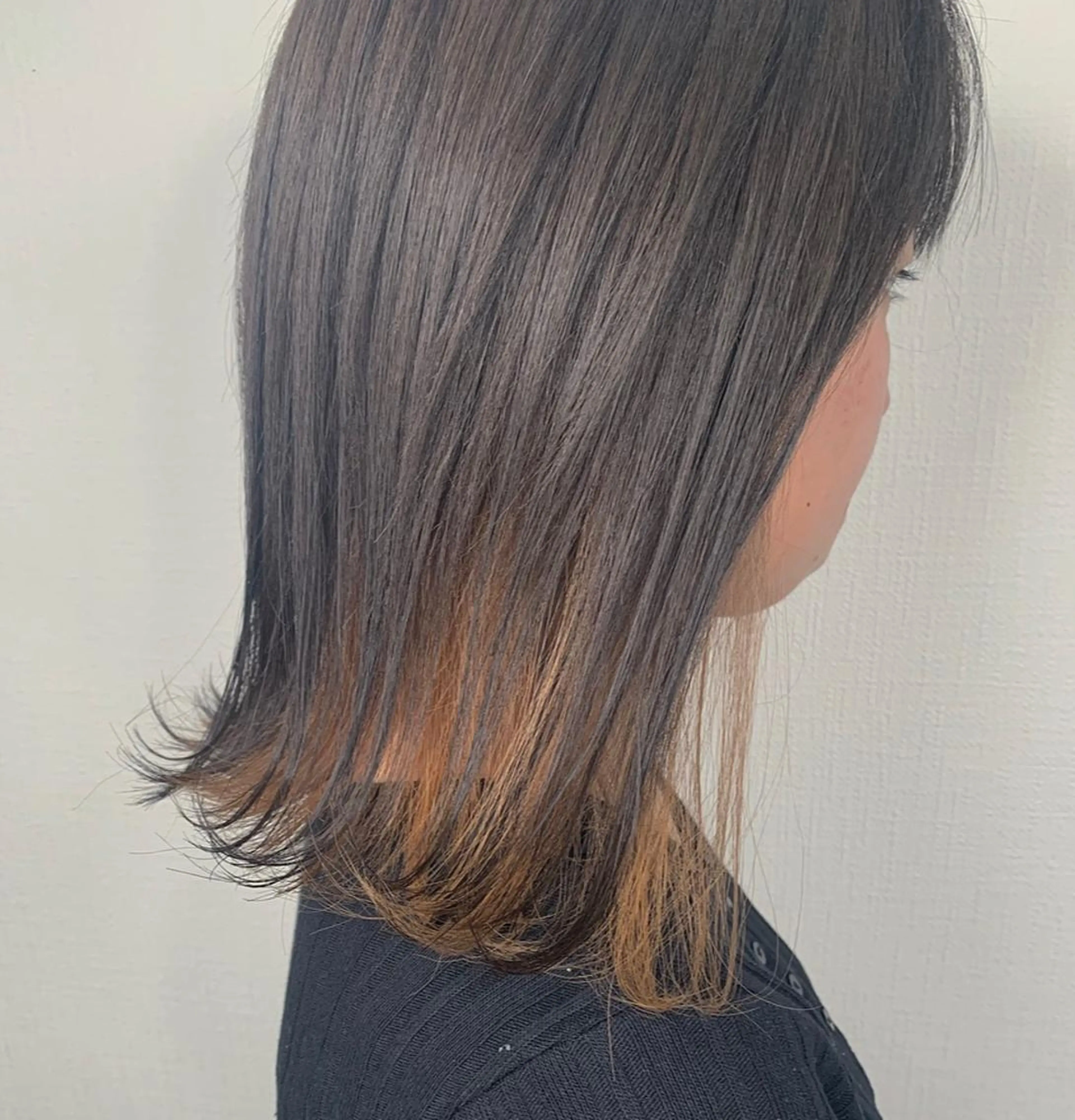 セミロング ヘアカラー 袴田 伊代のヘアスタイル