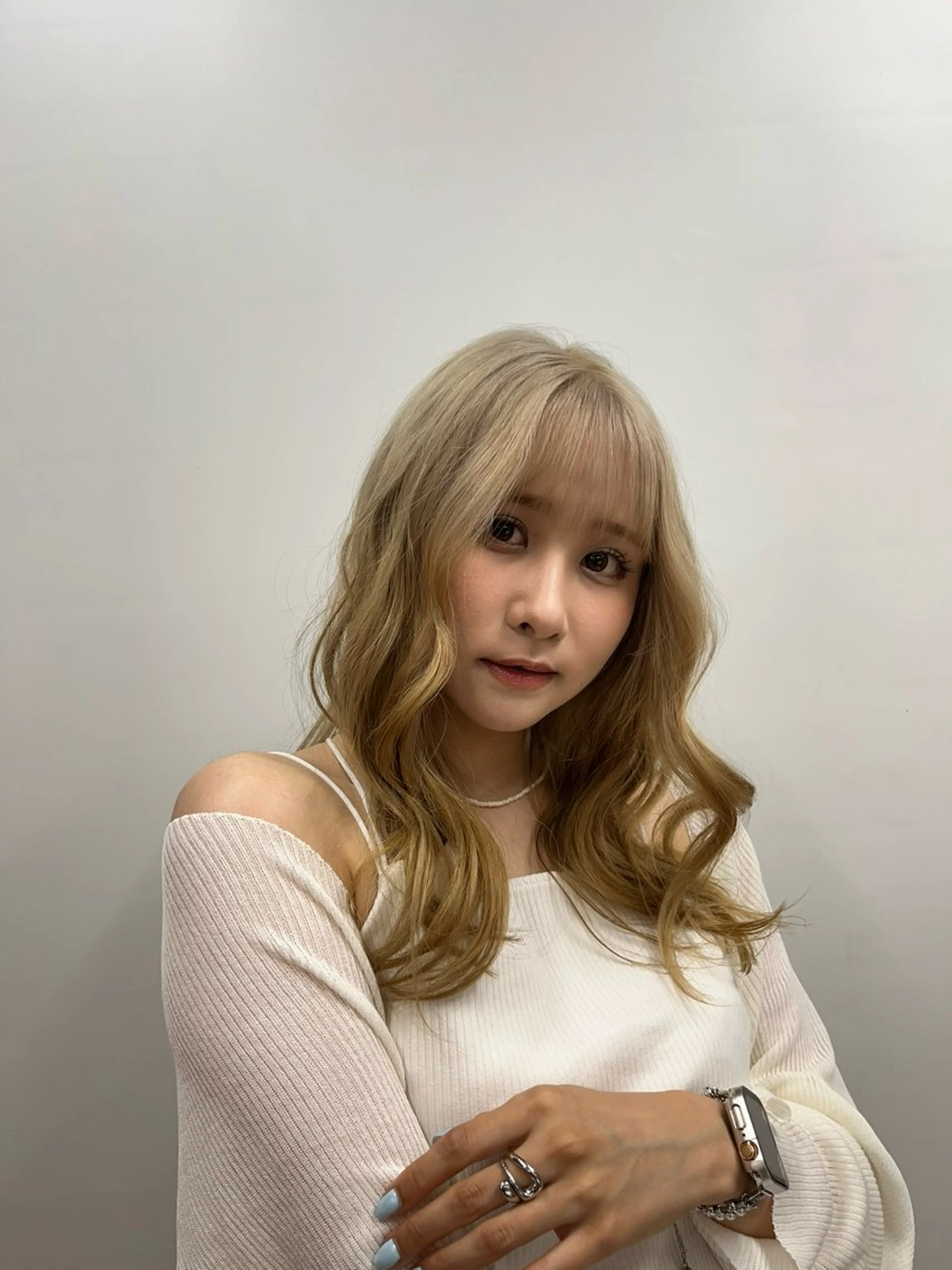 ミディアム カラー ブリーチ カット ヘアカラー トリートメント 有田裕真 【ブリーチカラー】のヘアスタイル