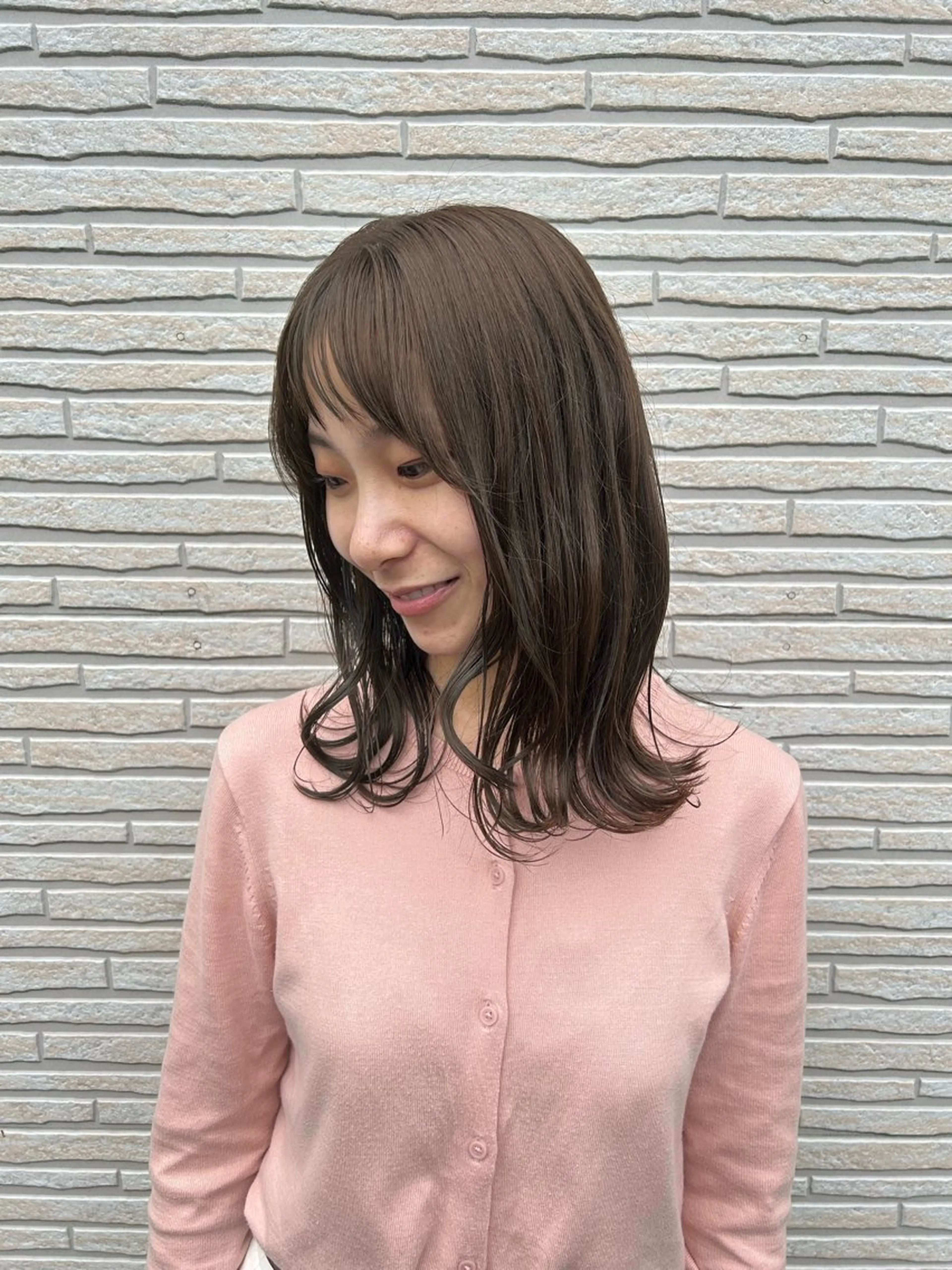 ミディアム カット ヘアカラー トリートメント foglia🌼 根本結衣のヘアスタイル