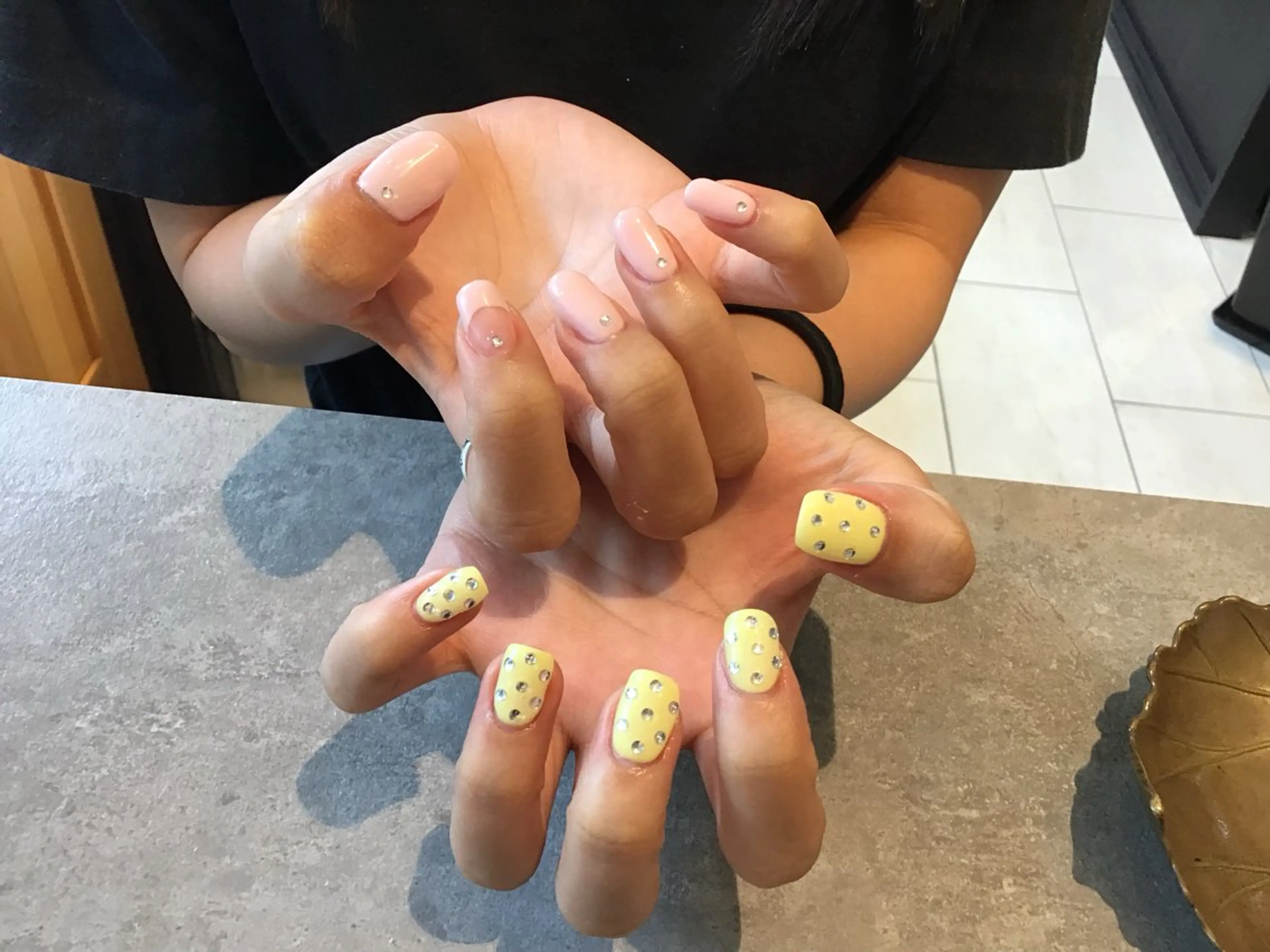 ネイル ハンドネイル Nest 蜂谷のネイルデザイン