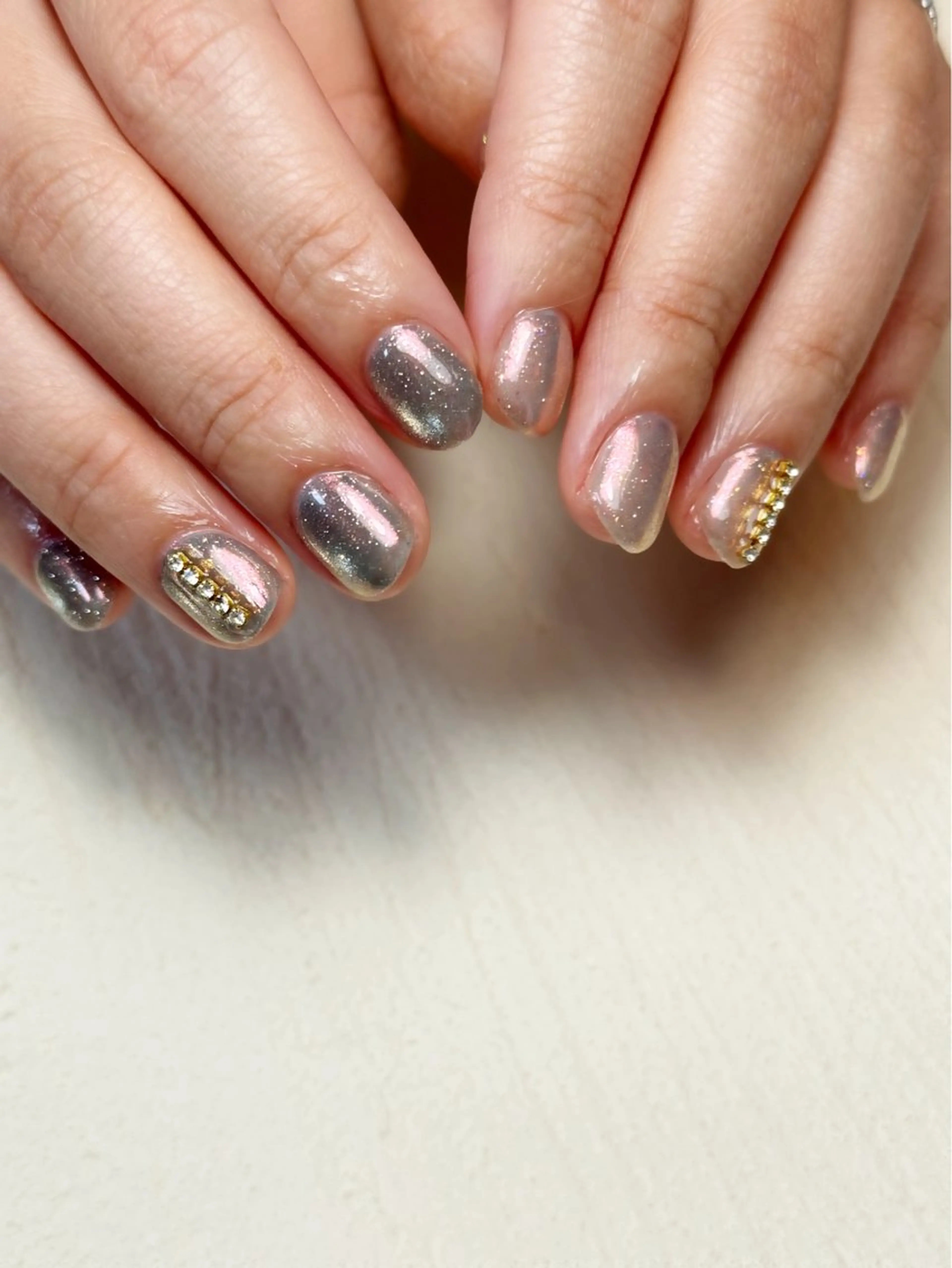 ネイル ハンドネイル Tiny Glowのネイルデザイン