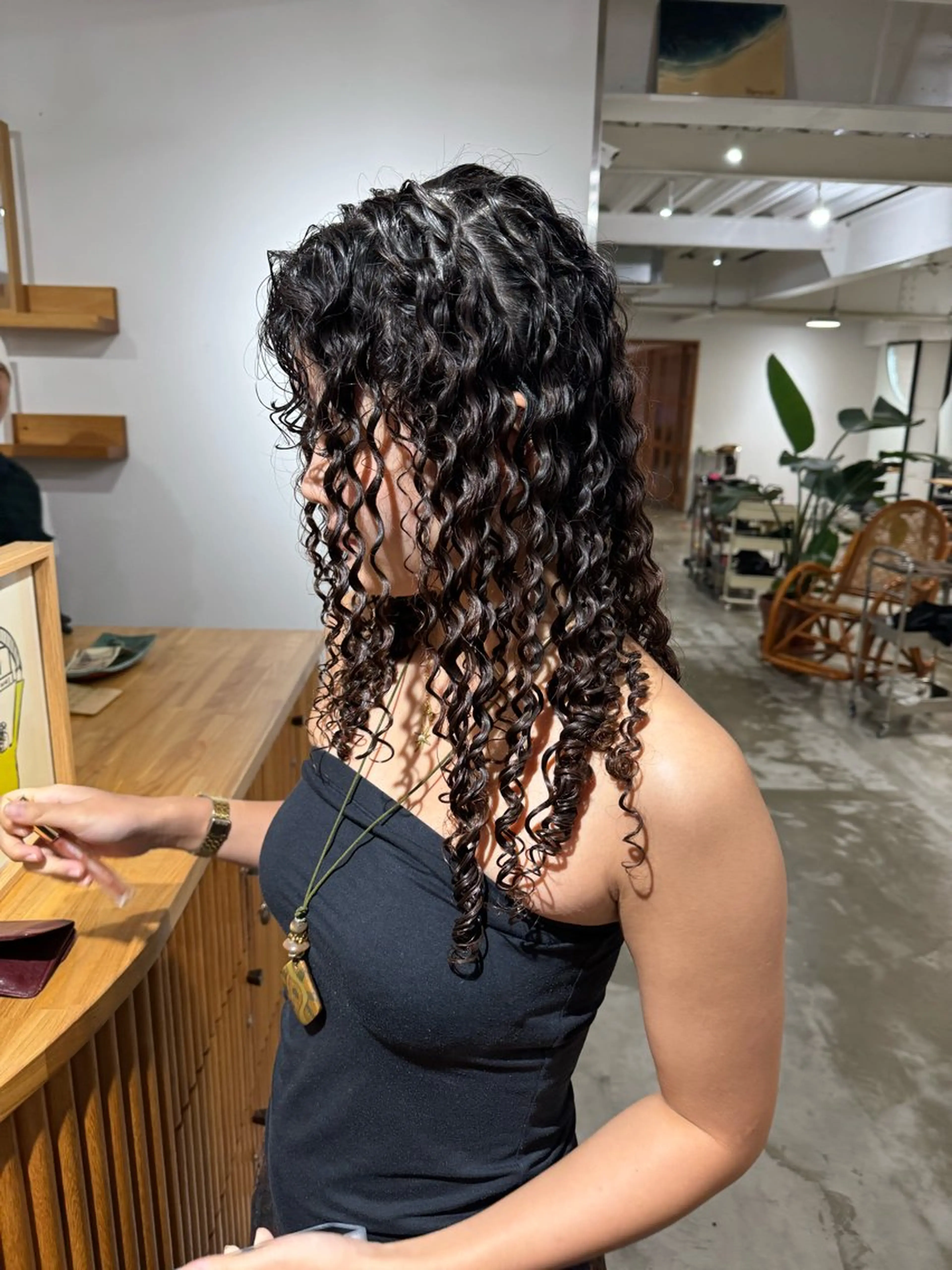 ロング パーマ スパイラルパーマ KOU×北谷× BY MY SIDEのヘアスタイル