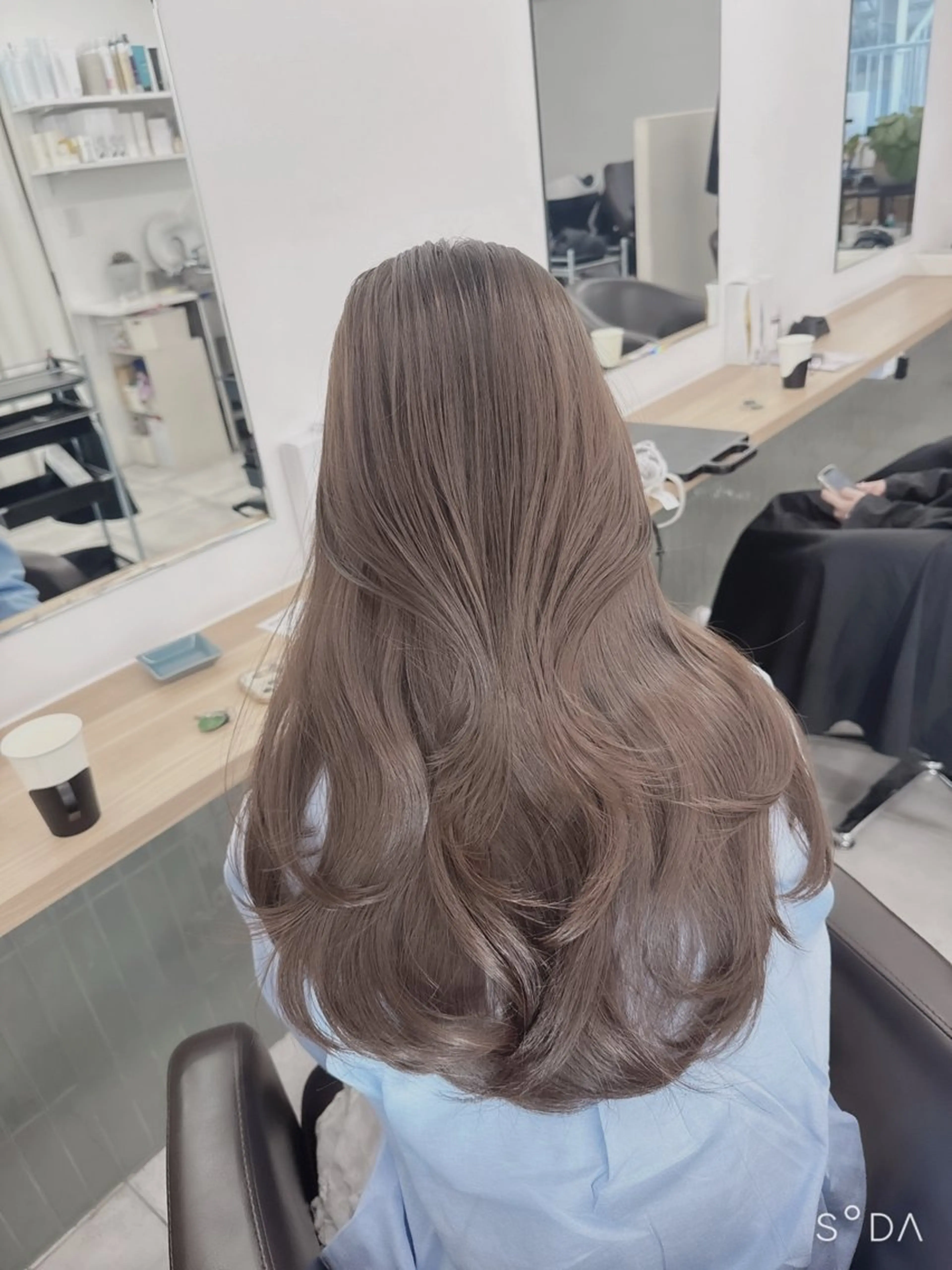 セミロング カット ヘアカラー トリートメント 外苑前NO.1艶髪 透明感カラーのヘアスタイル