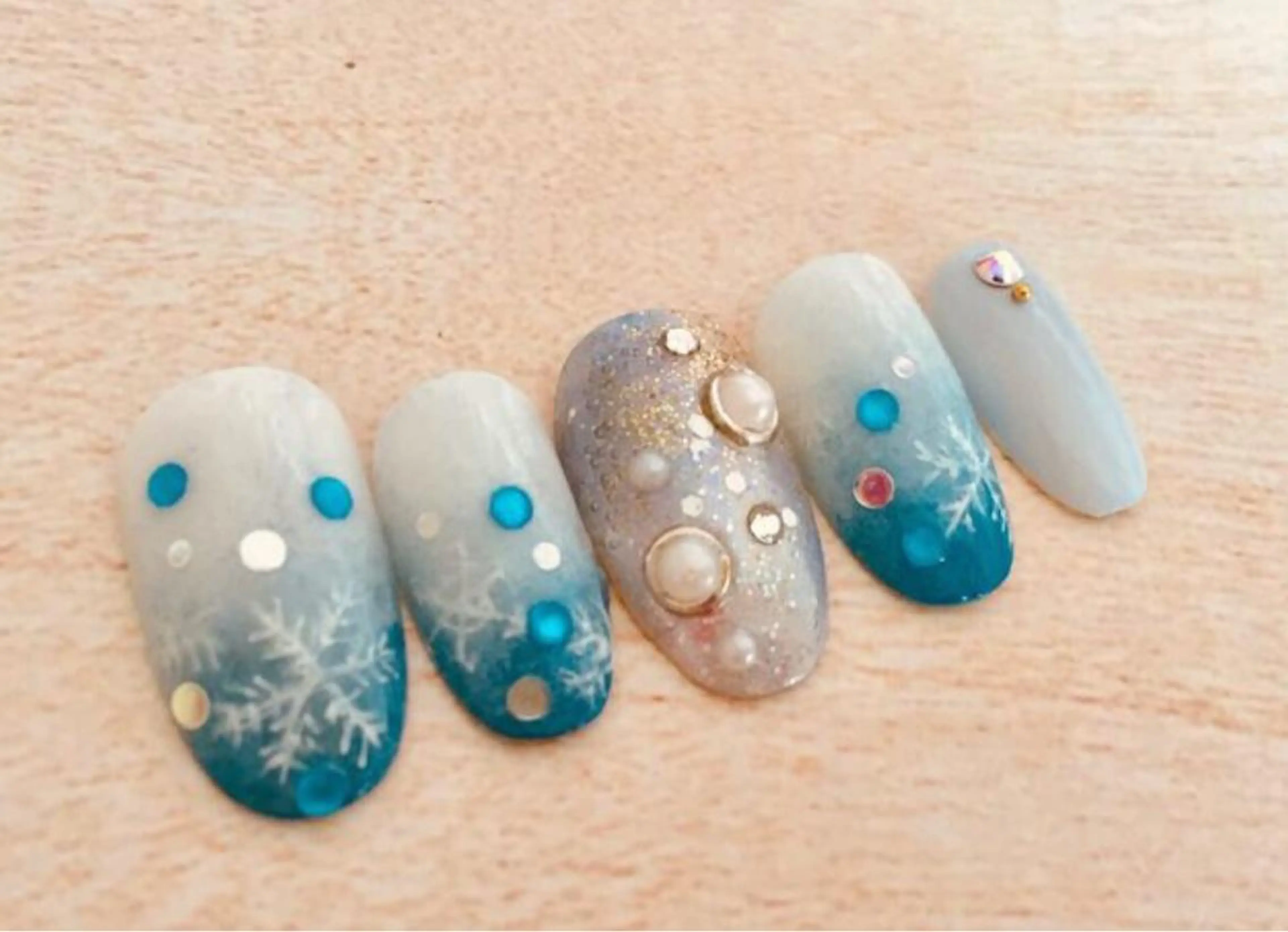 ネイル ハンドネイル ゲン レイカのネイルデザイン